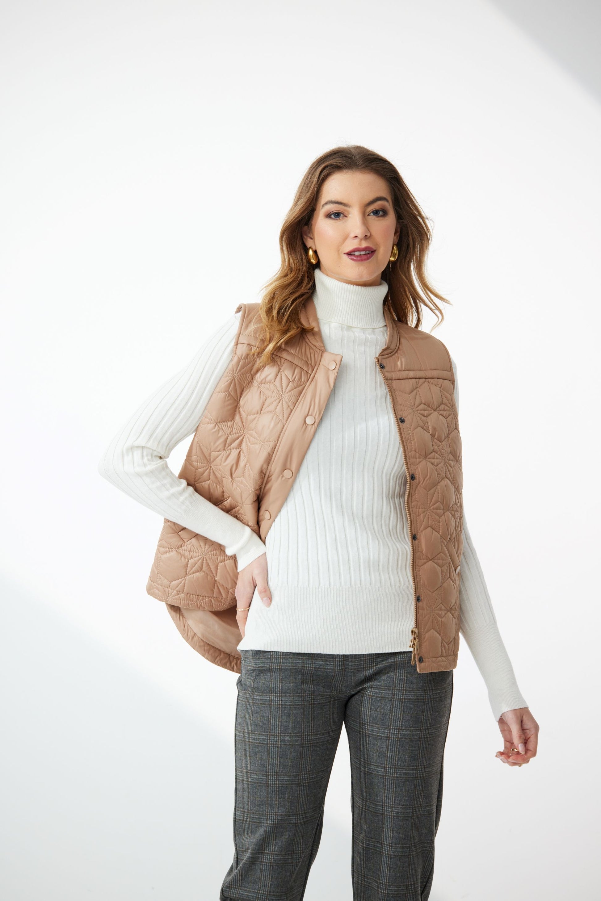 NEWPORT GLACIER QUILTED VEST - LATTE - THE VOGUE STORE