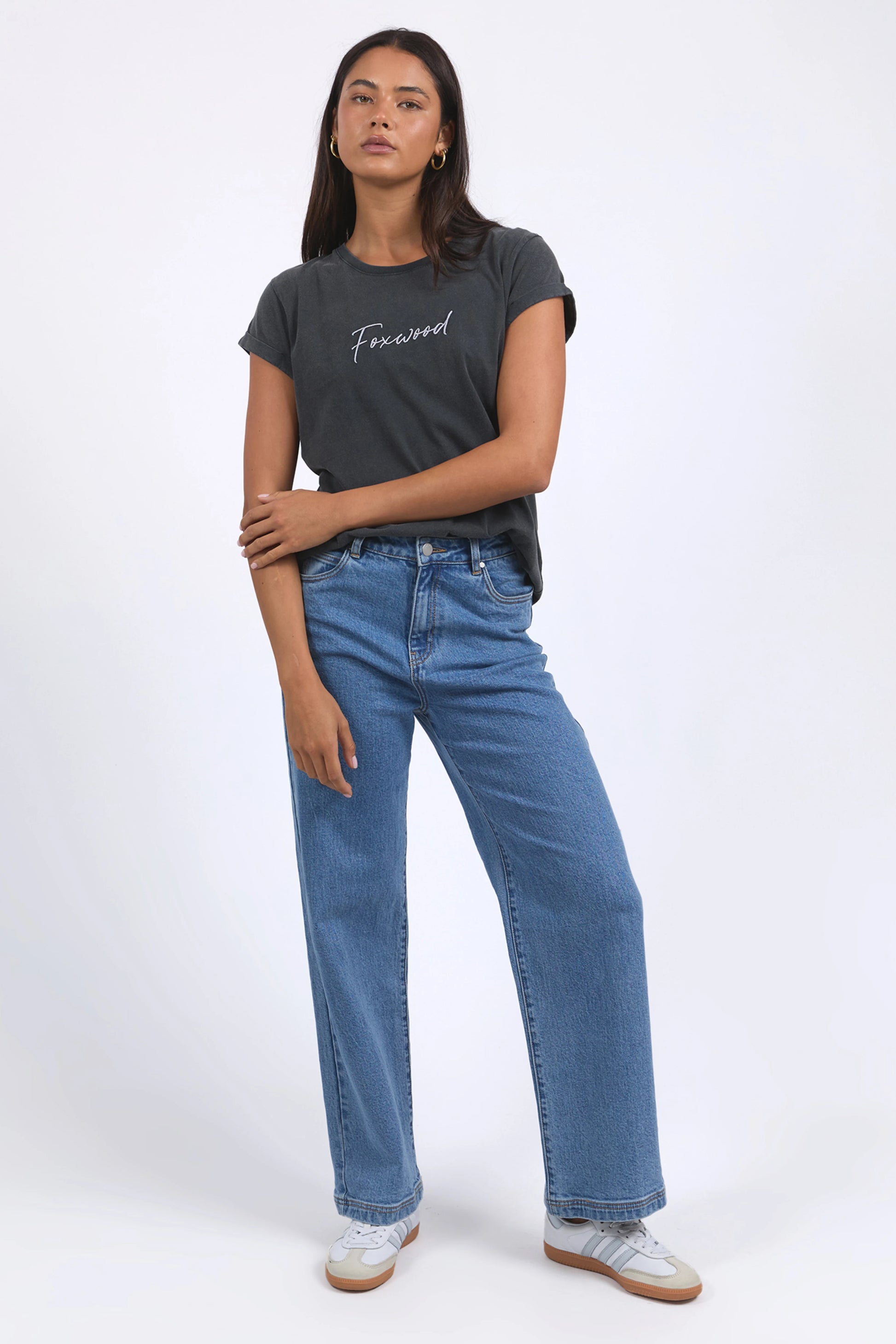 FOXWOOD SIGNATURE TEE - BLACK - THE VOGUE STORE