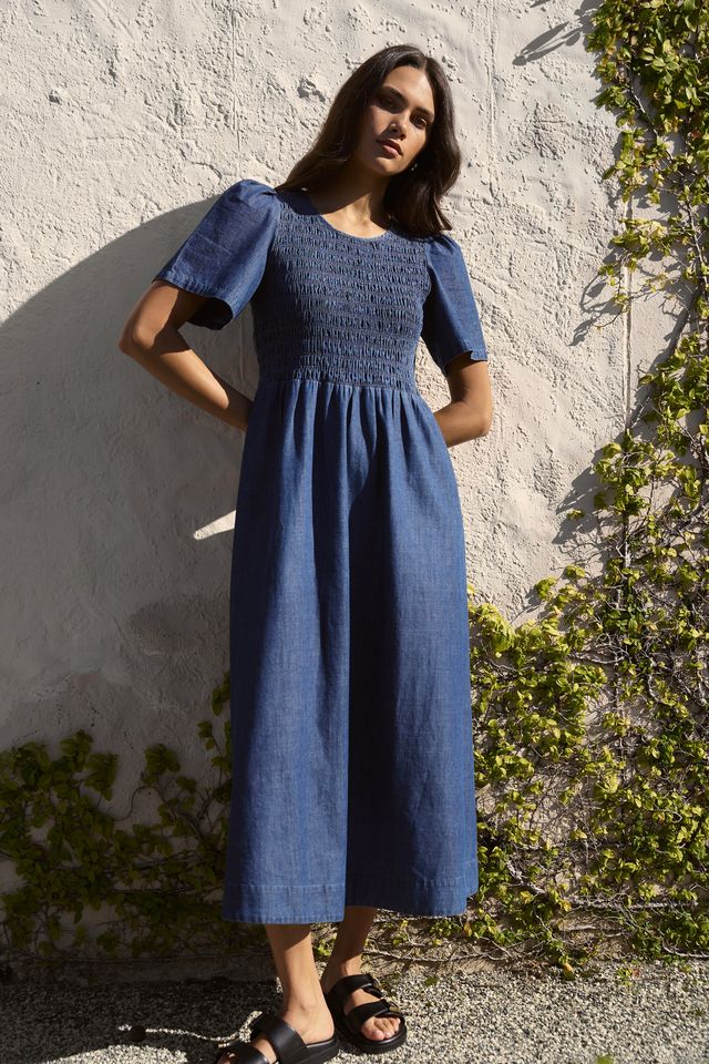 RE:UNION WREN COTTON SS SHIRRED BODICE MIDI DRESS - STORM BLUE - THE VOGUE STORE