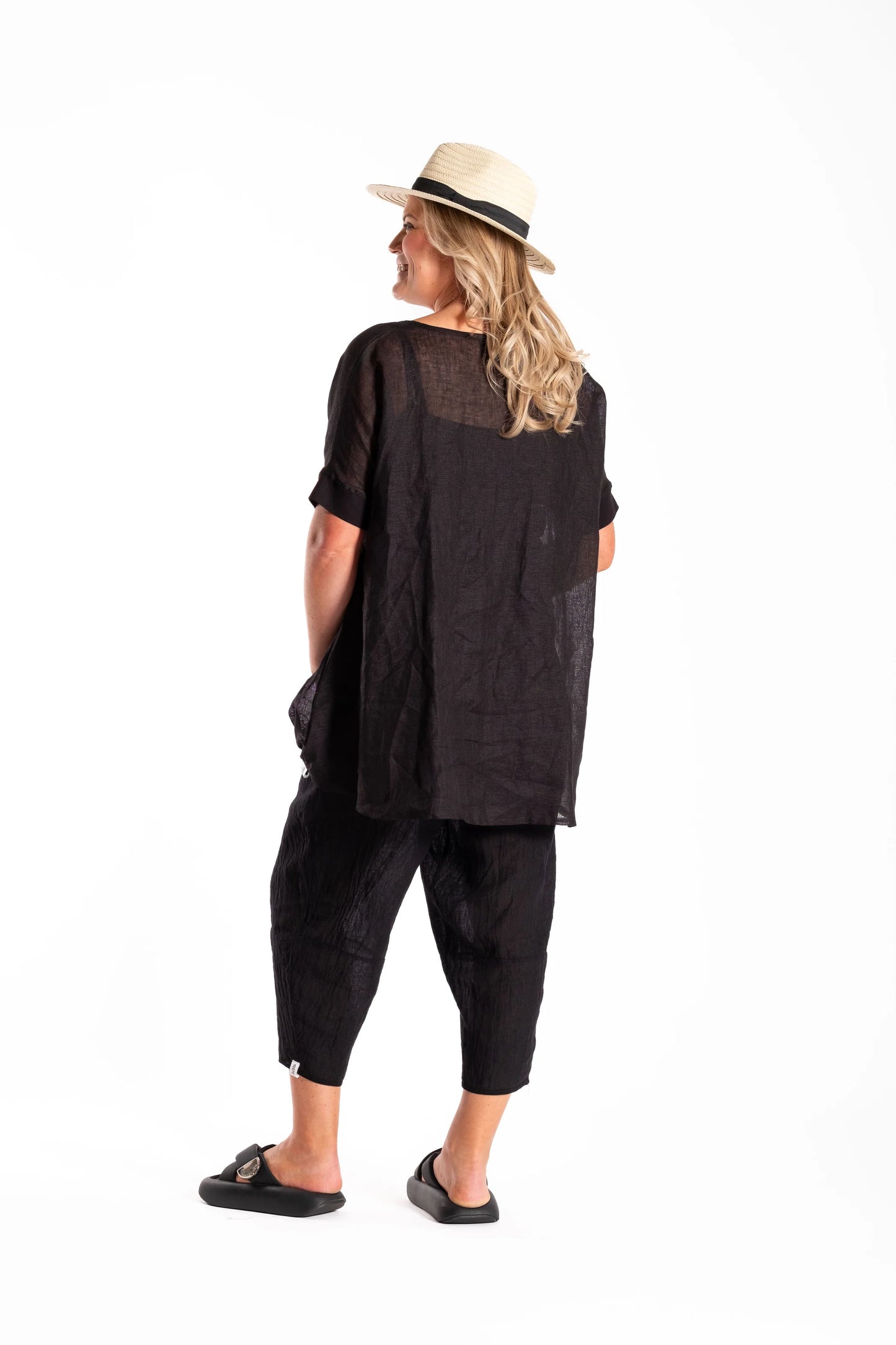 DEEANNE HOBBS LEESE TOP - BLACK - THE VOGUE STORE