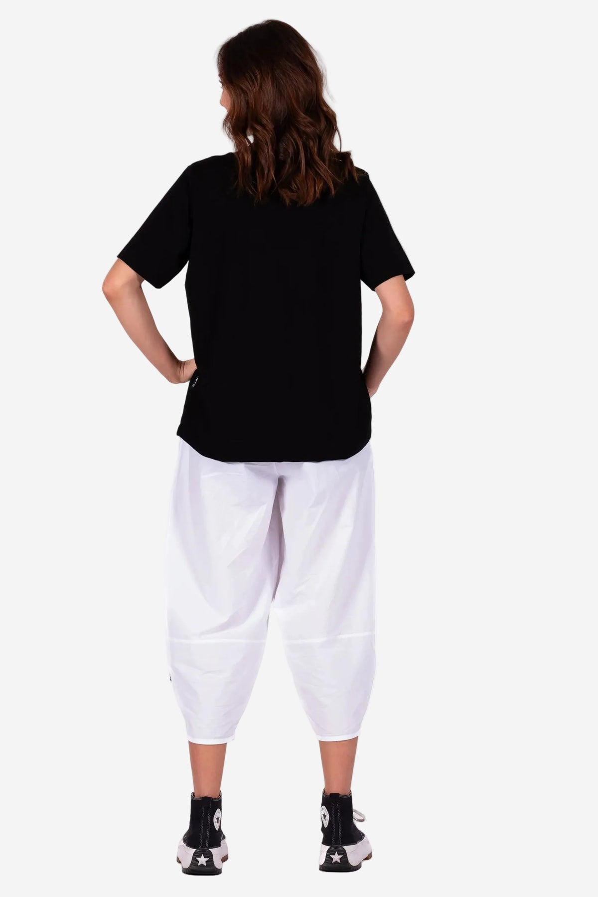 JELLICOE BASIC TEE NAMASTAY - BLACK - THE VOGUE STORE