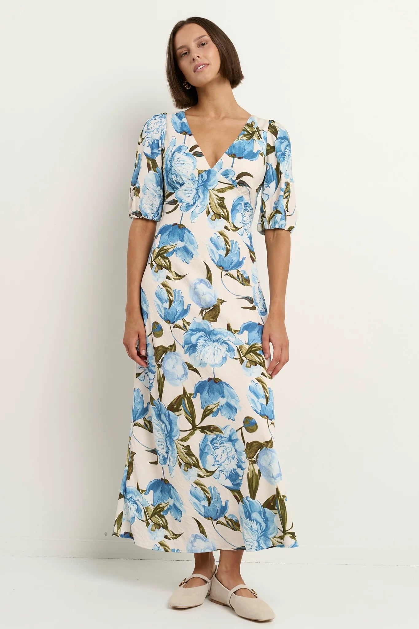 AMONG THE BRAVE AMORA BLUE VINTAGE FLORAL SS BIAS MIDI DRESS - THE VOGUE STORE