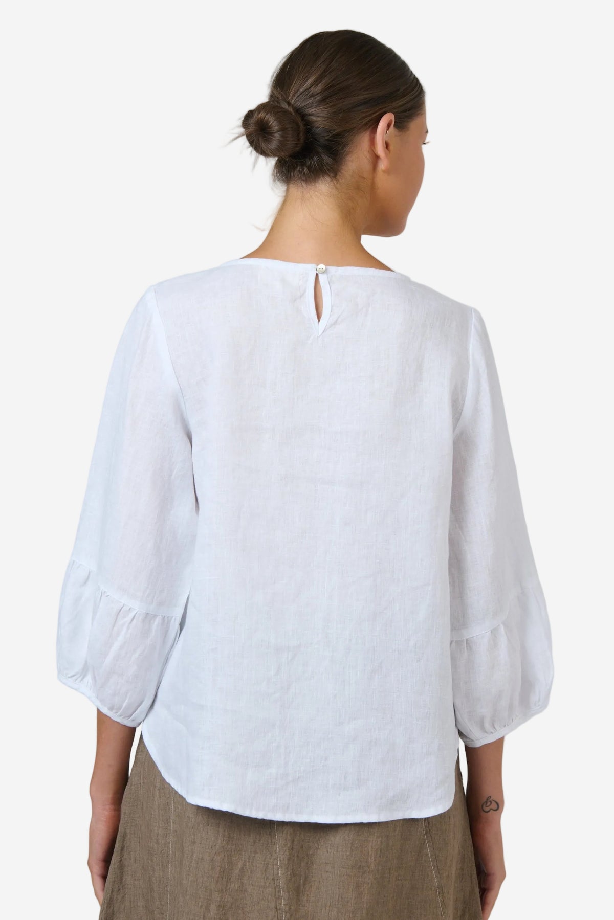 NATURALS BY O&J LONG SLEEVE LINEN TOP - WHITE - THE VOGUE STORE