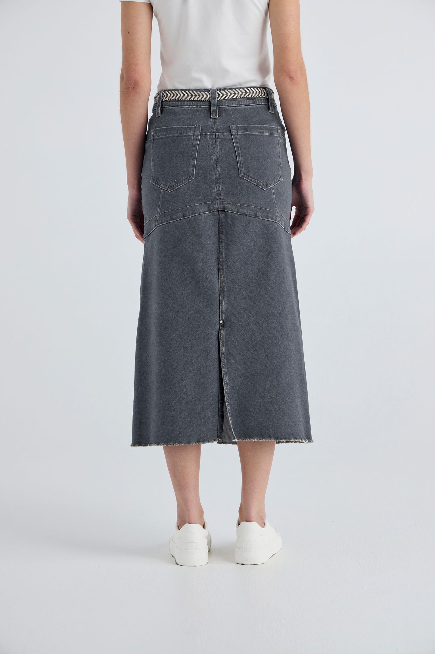 3634 - THE VOGUE STORE