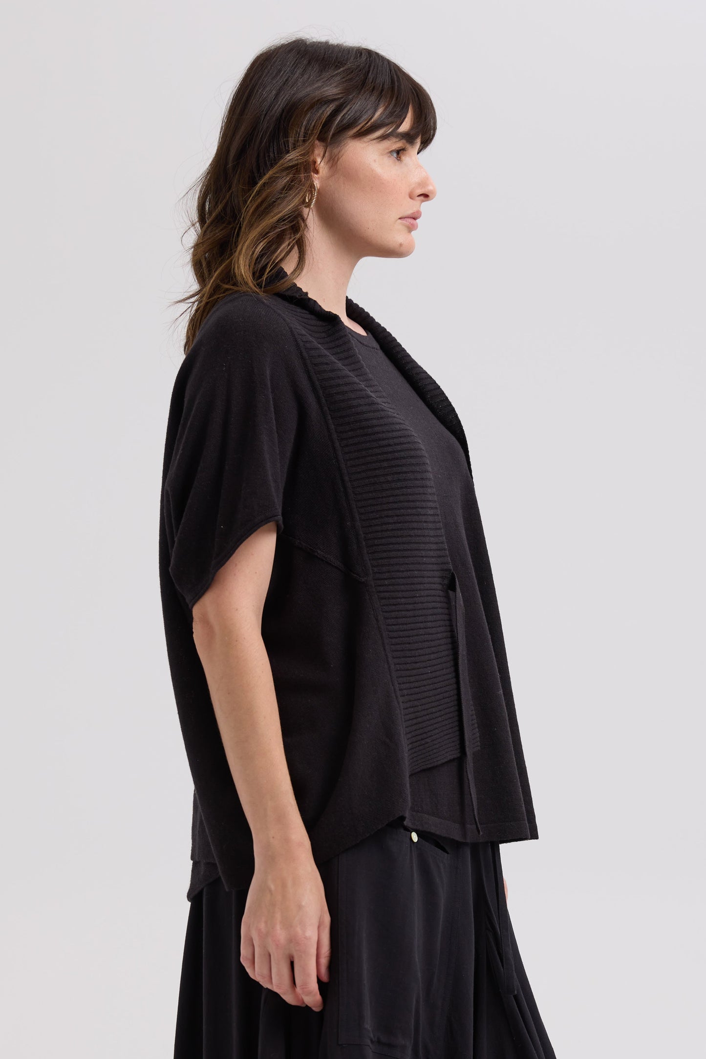 LD & CO LINEN TIE CARDI - BLACK - THE VOGUE STORE