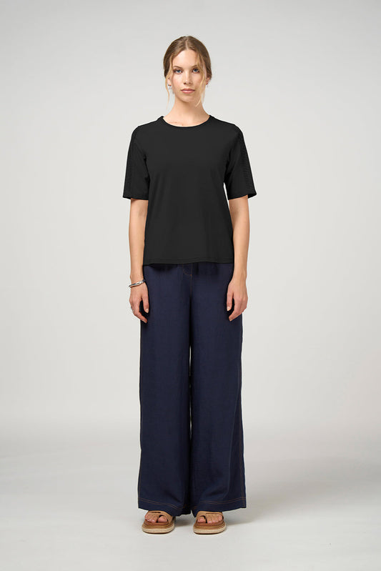 MADLY SWEETLY INTRO TEE - BLACK - THE VOGUE STORE