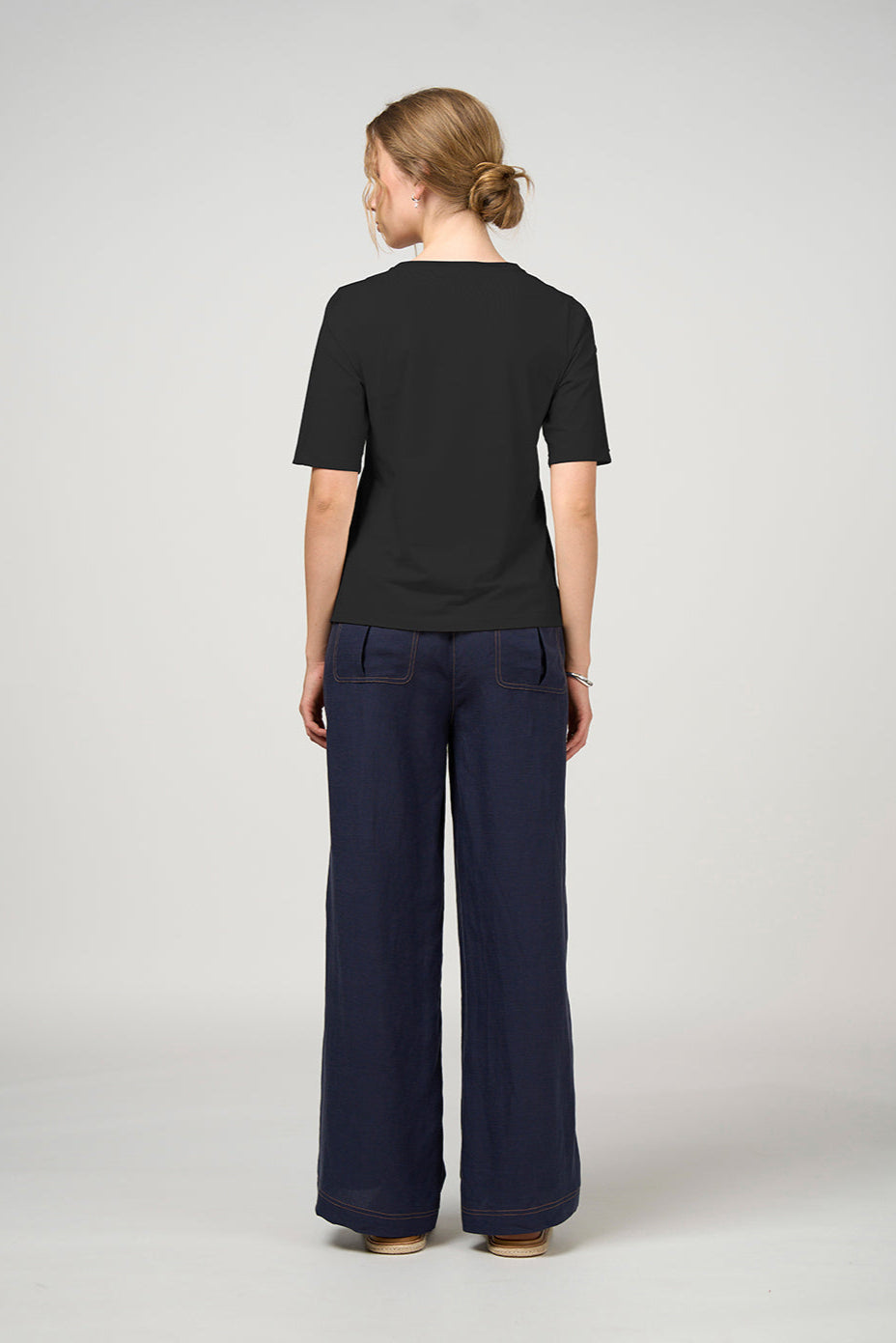 MADLY SWEETLY INTRO TEE - BLACK - THE VOGUE STORE