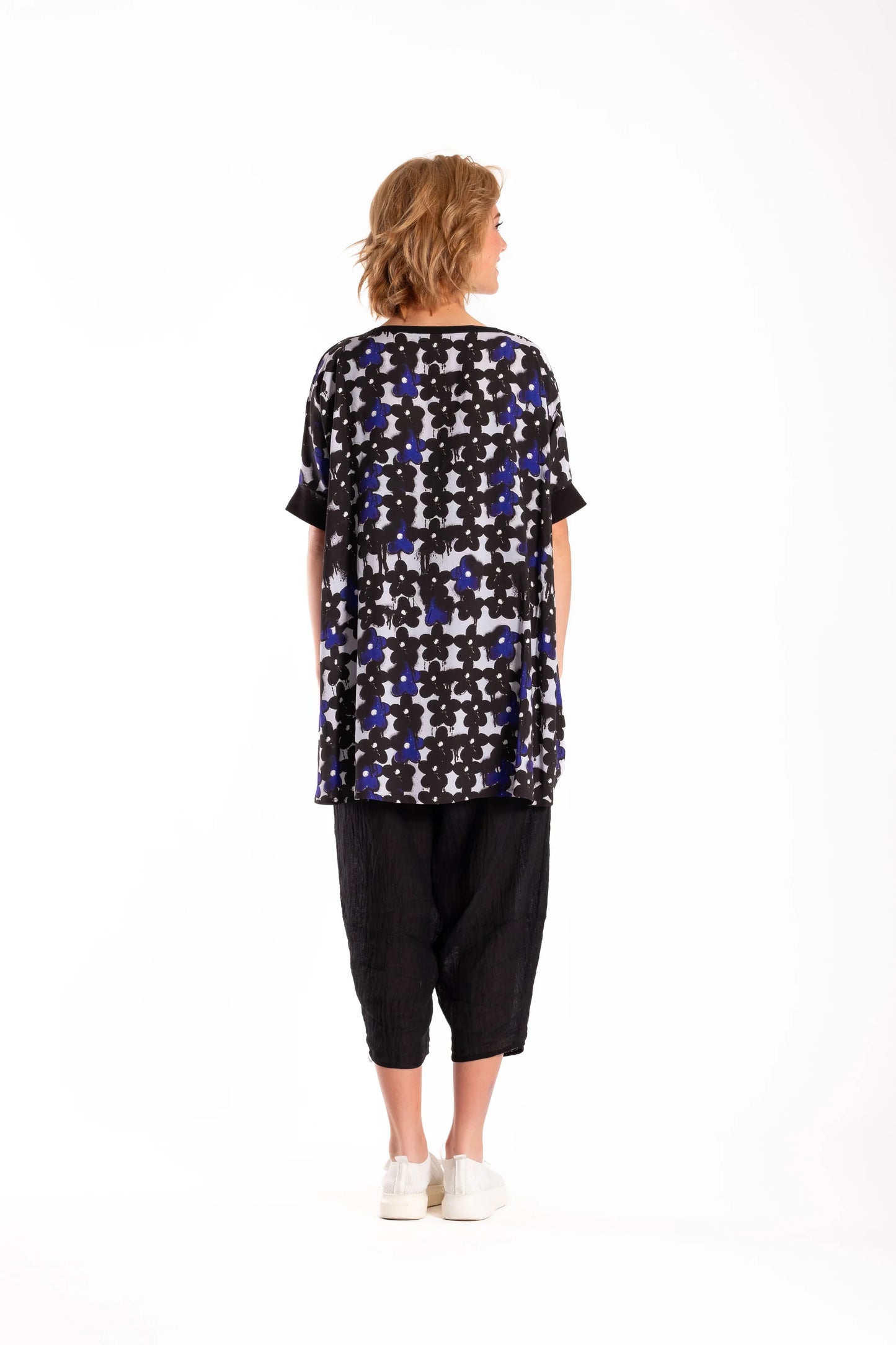 DEEANNE HOBBS LEESE TOP - DAISY GRAFITTI - THE VOGUE STORE