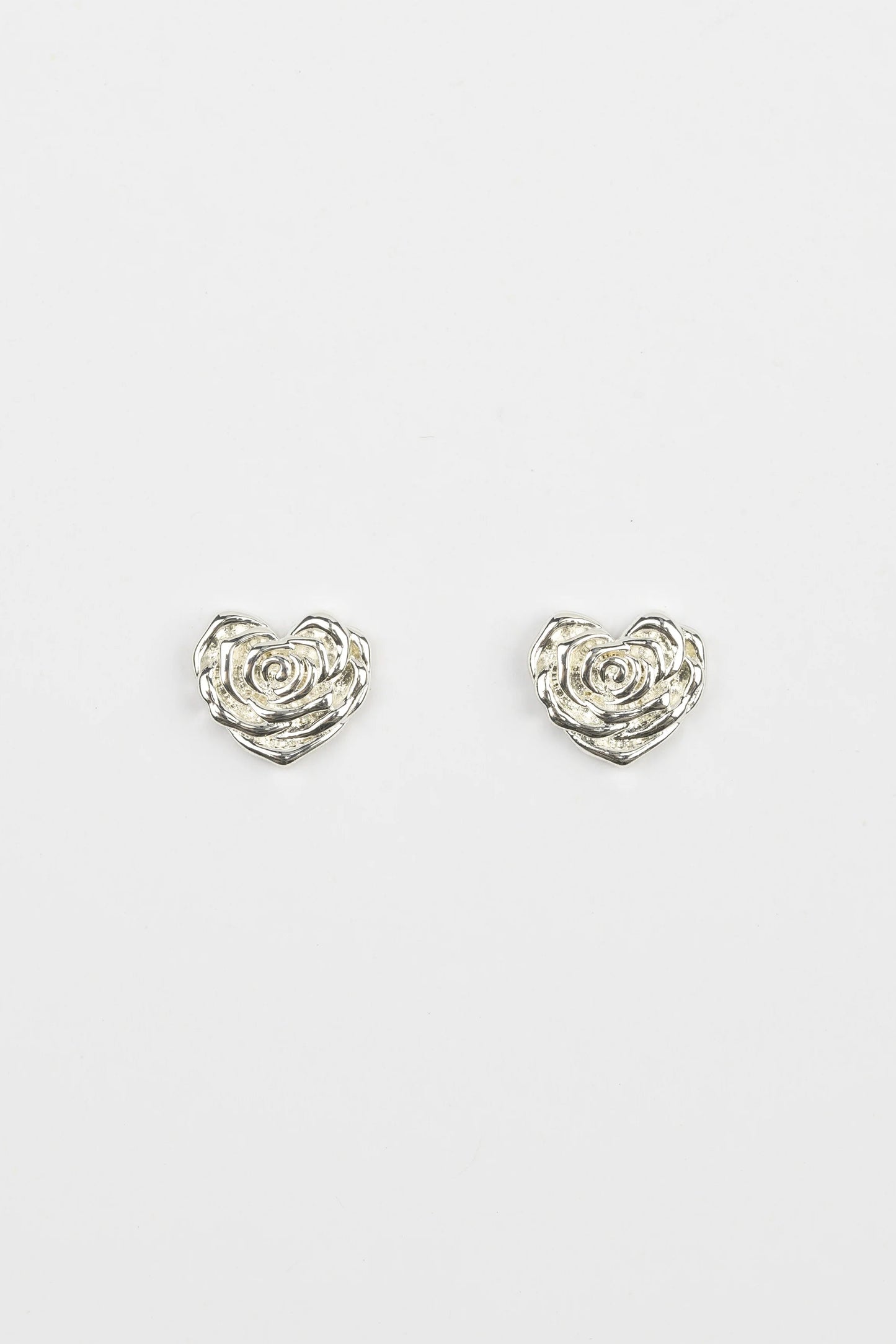 STELLA + GEMMA EARRINGS HEART SHAPED FLOWER - SILVER - THE VOGUE STORE