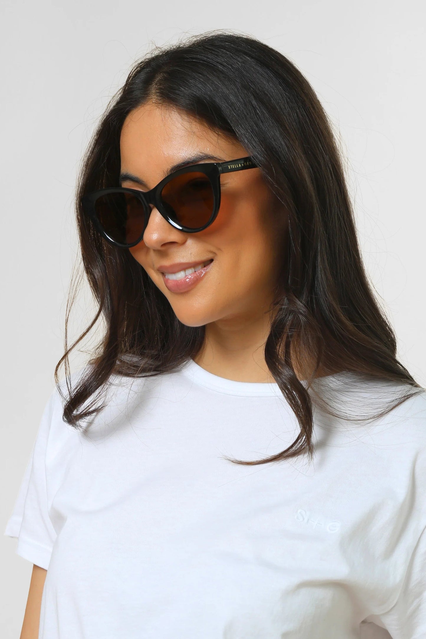STELLA + GEMMA SUNGLASSES - MORRISON BLACK - THE VOGUE STORE