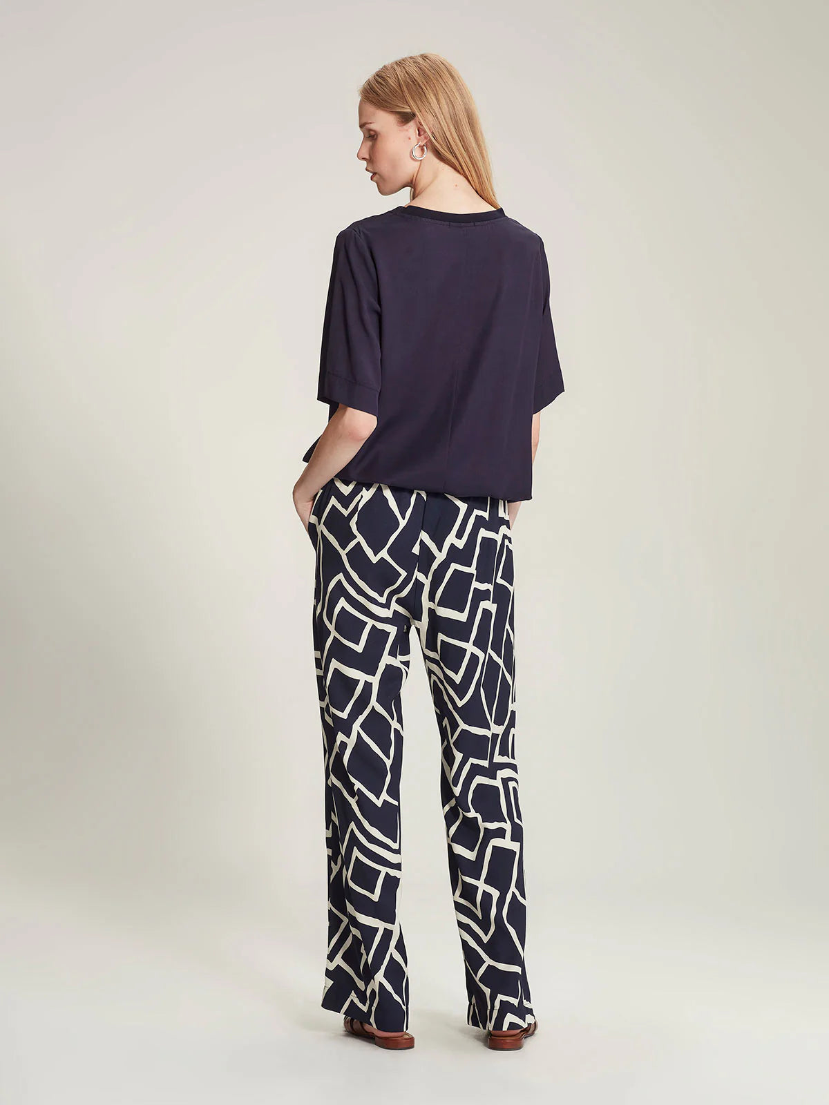 SILLS BENNETT PRINT PANT - NAVY PRINT - THE VOGUE STORE