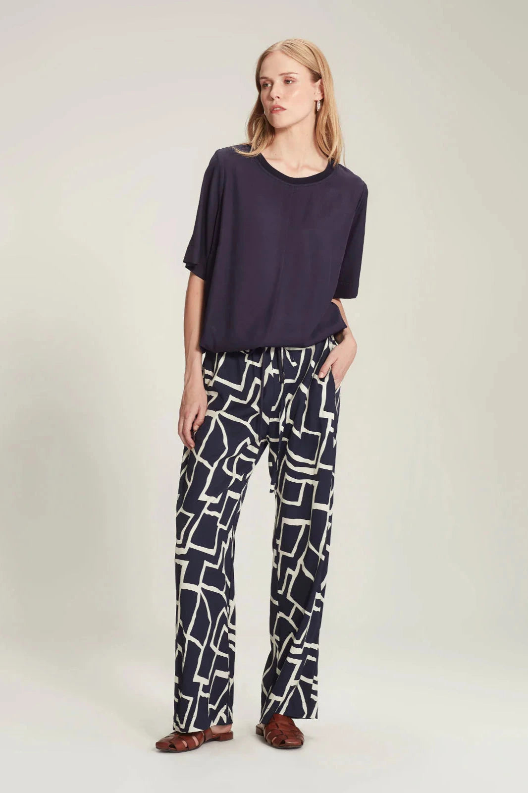 SILLS BENNETT PRINT PANT - NAVY PRINT - THE VOGUE STORE