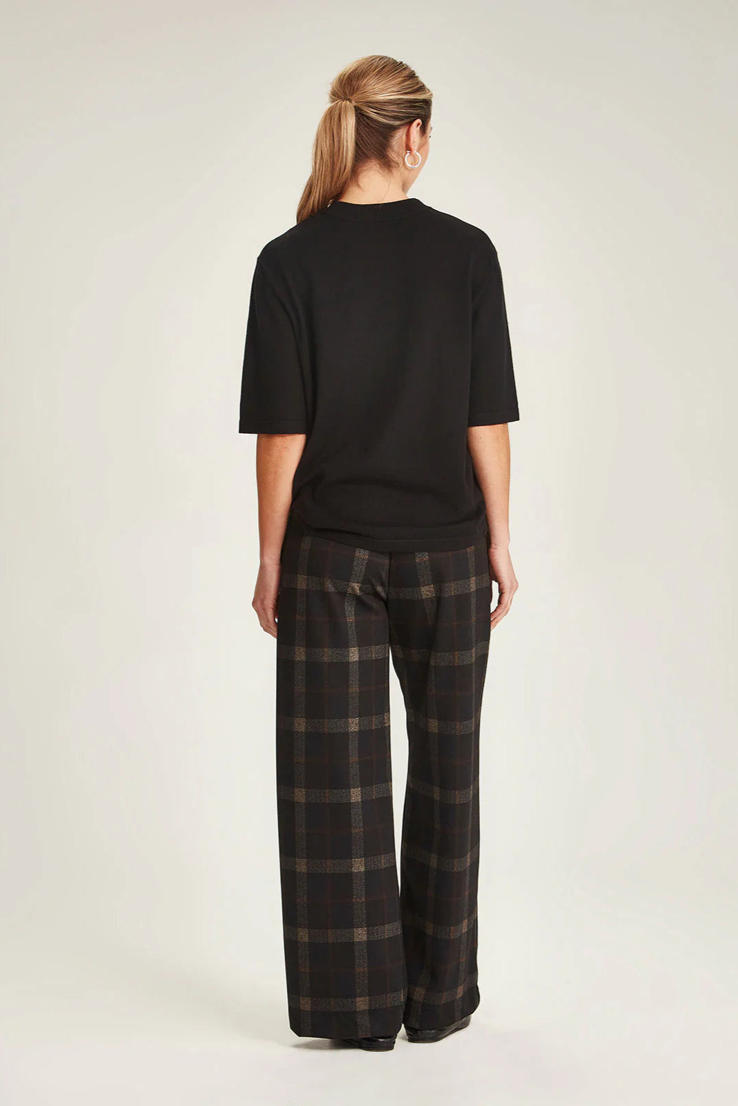 SILLS MACKENNA TEE - BLACK - THE VOGUE STORE