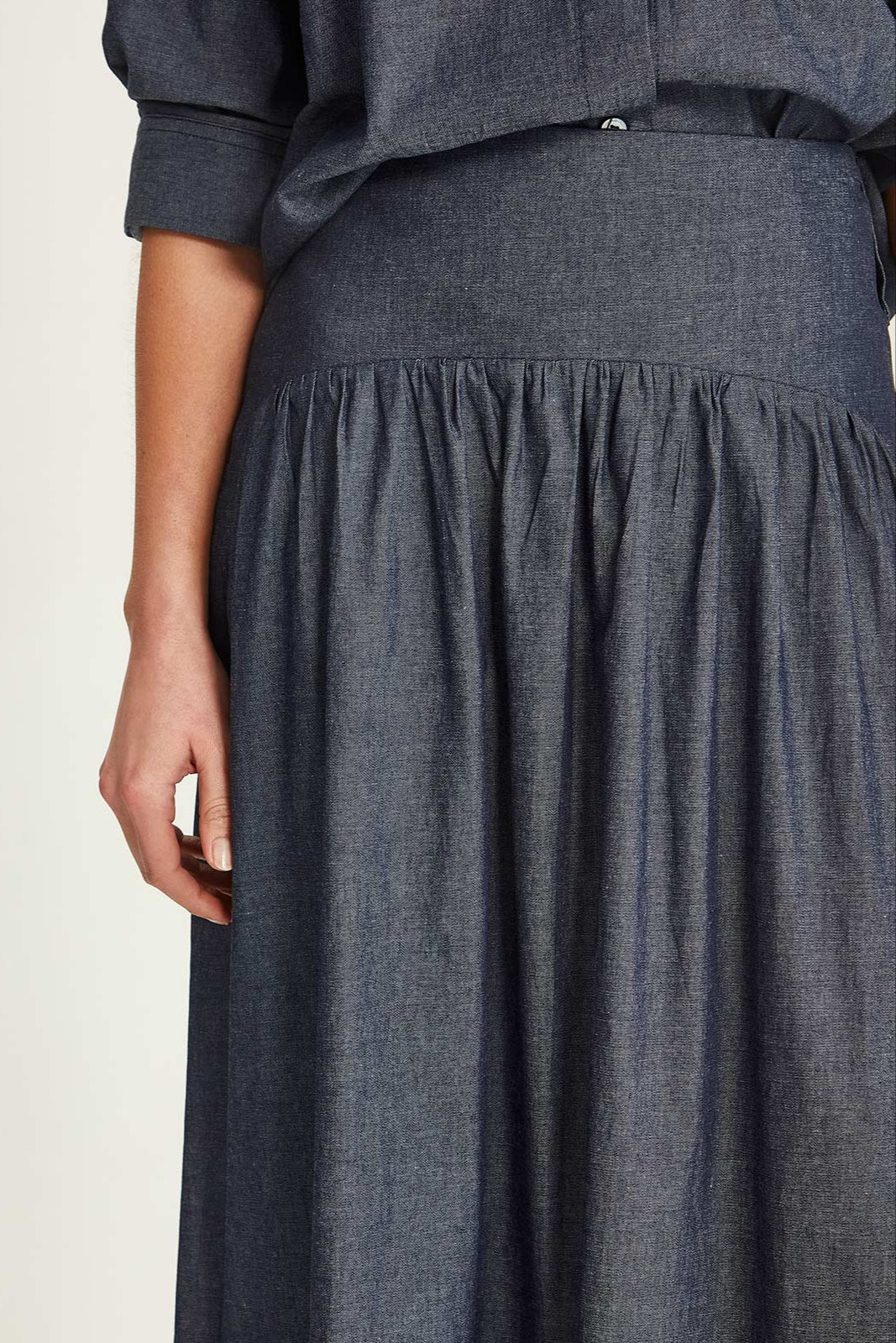 SILLS LORI CHAMBRAY SKIRT - DARK INDIGO - THE VOGUE STORE