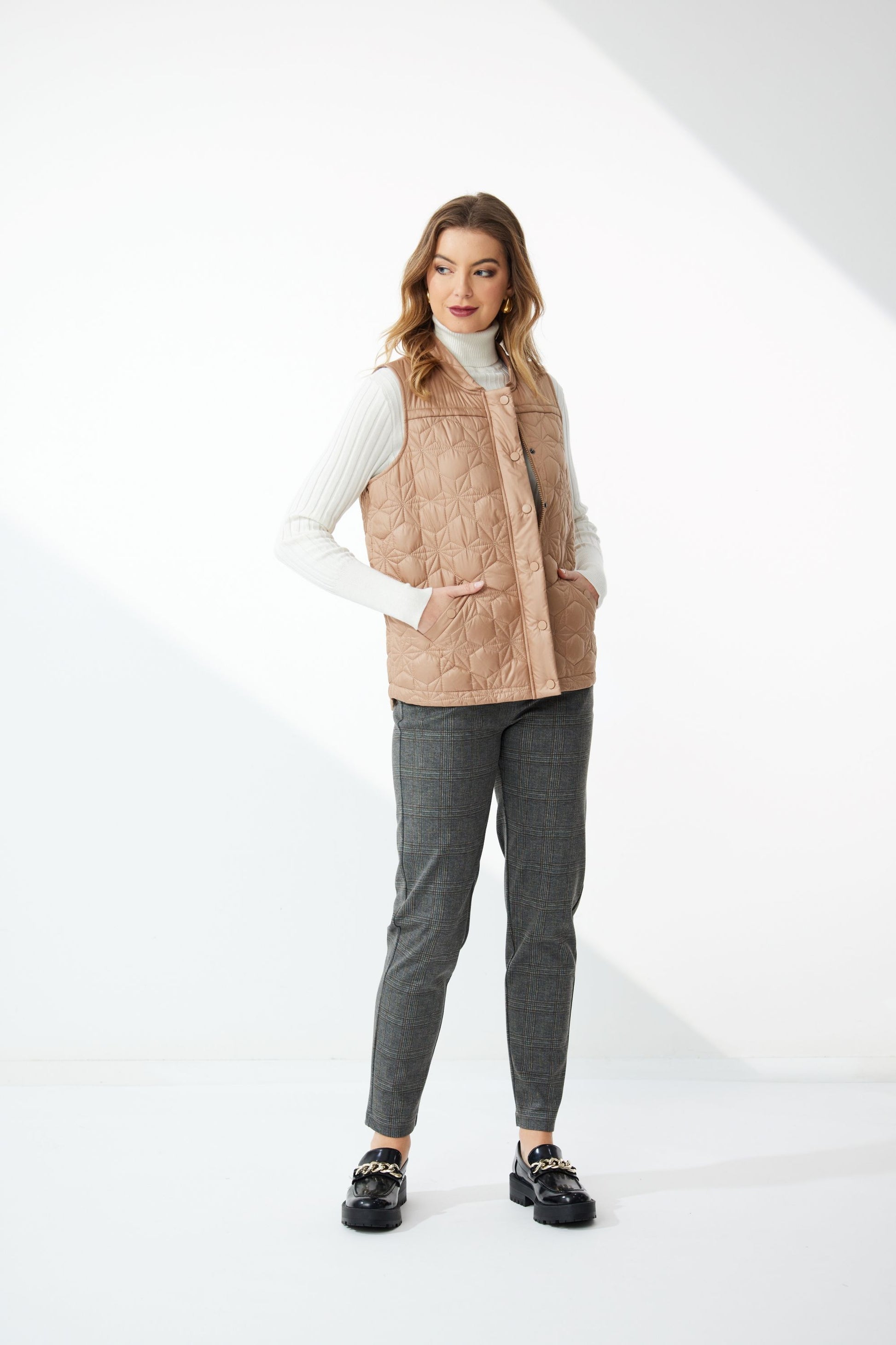 NEWPORT GLACIER QUILTED VEST - LATTE - THE VOGUE STORE