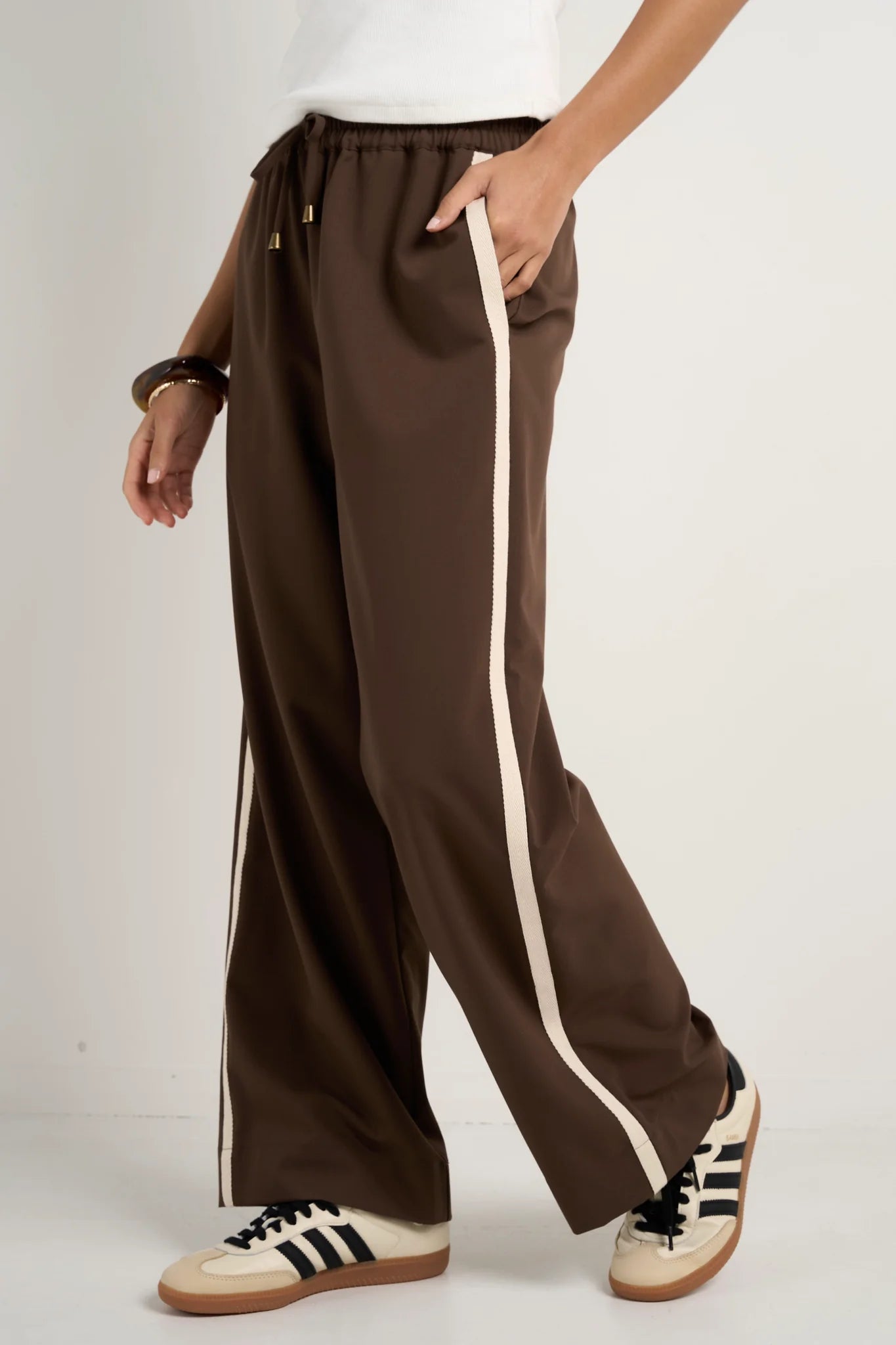 STORIES TO BE TOLD TOWNIE STRIPE SIDE TAPE WIDE LEG PANTS - CHOCOLATE - THE VOGUE STORE