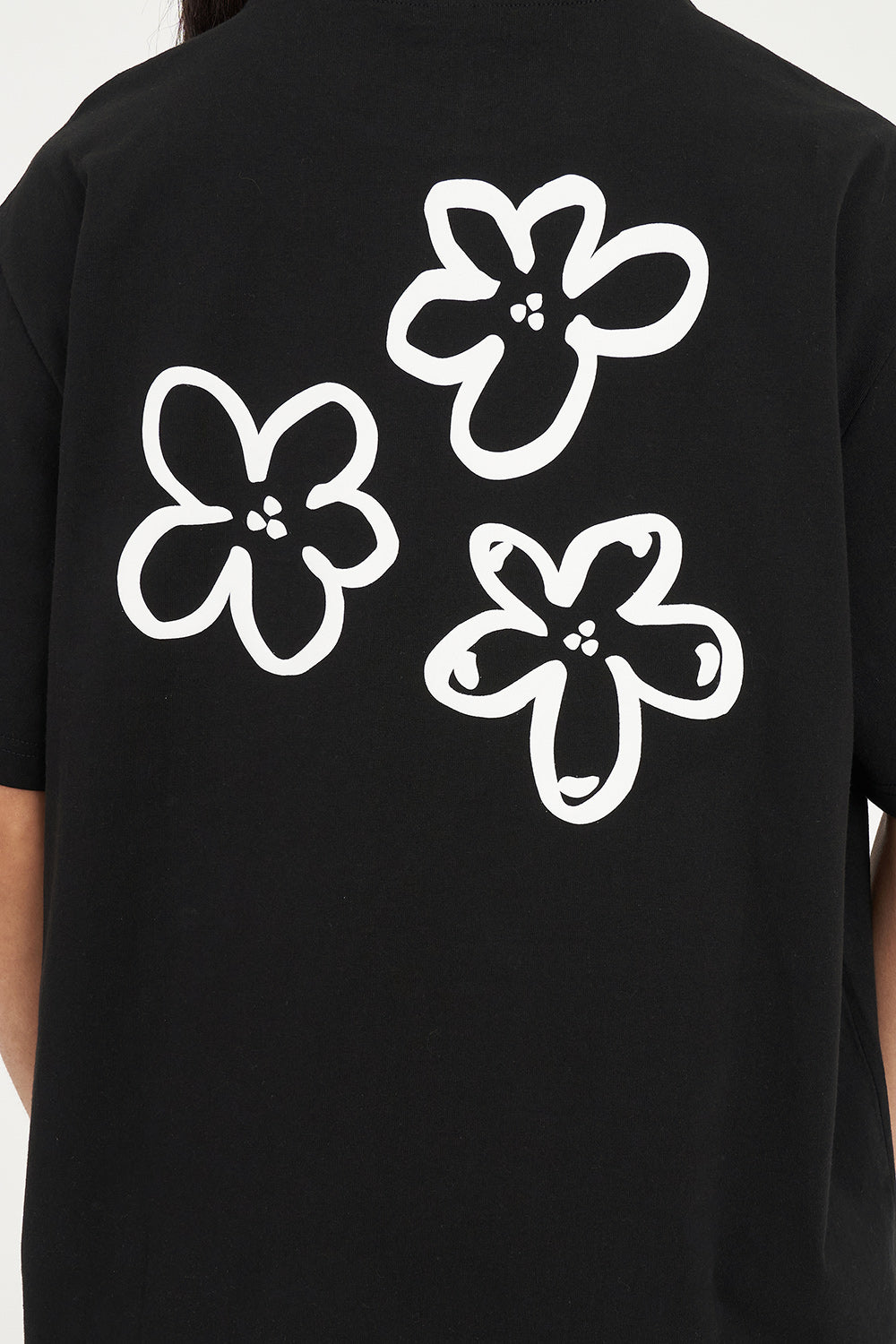 HUFFER RELAX TEE 220/DAISY BLACK - THE VOGUE STORE