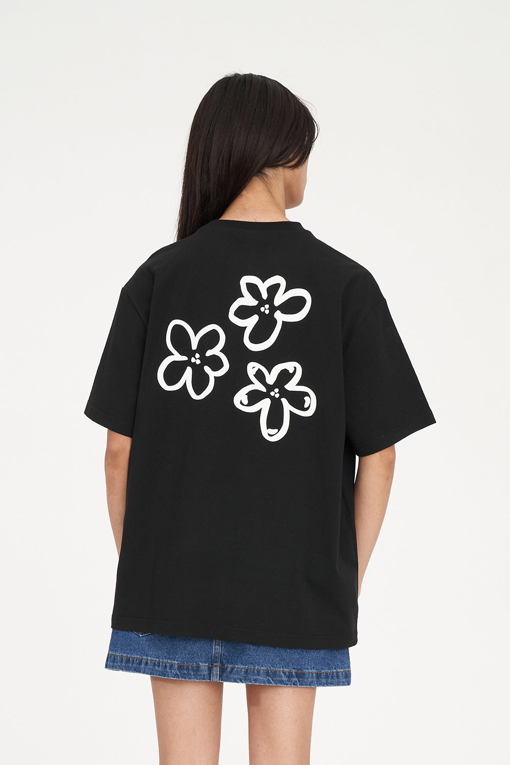 HUFFER RELAX TEE 220/DAISY BLACK - THE VOGUE STORE