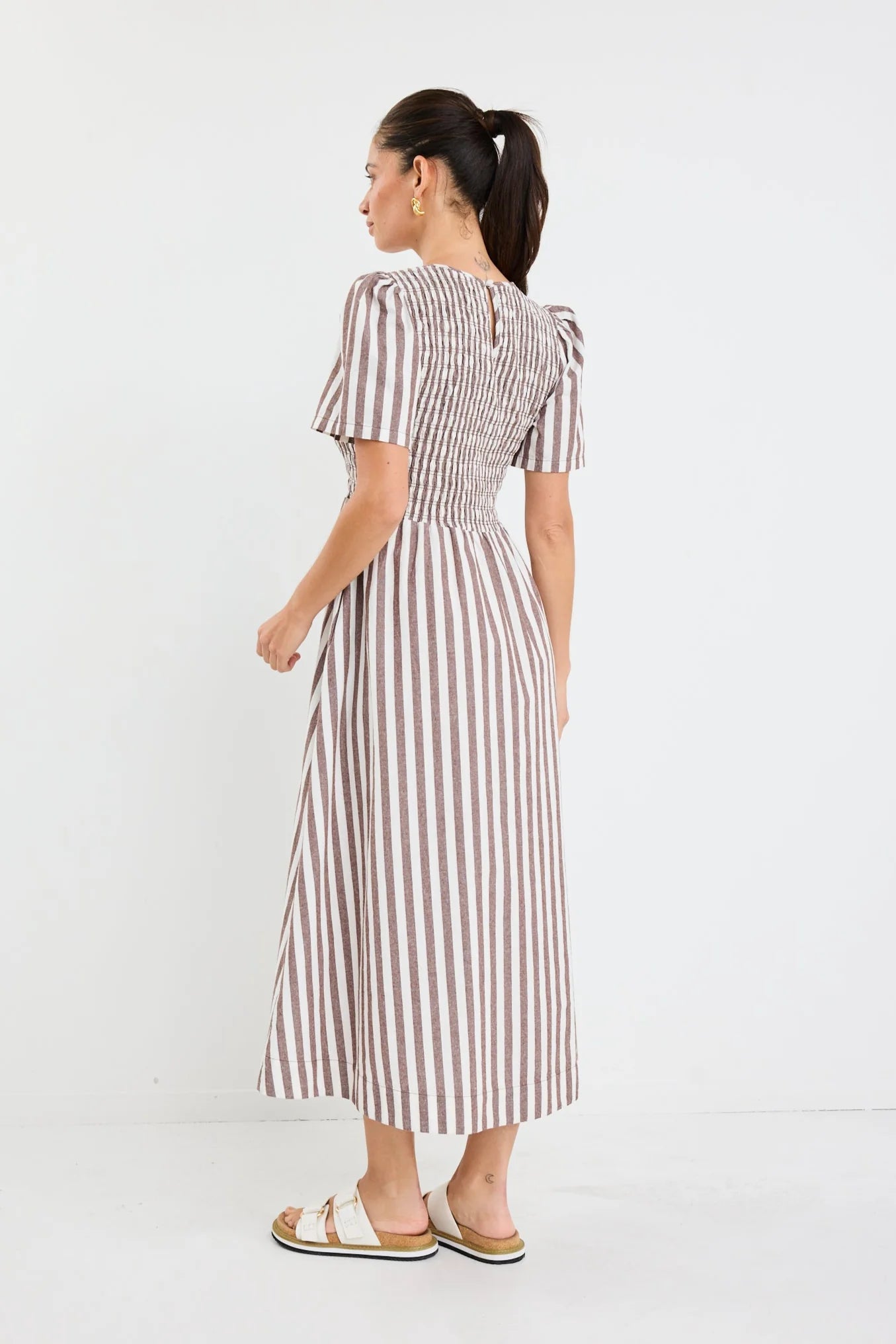 RE:UNION WREN COTTON SS SHIRRED BODICE MIDI DRESS - CHOCOLATE STRIPE - THE VOGUE STORE