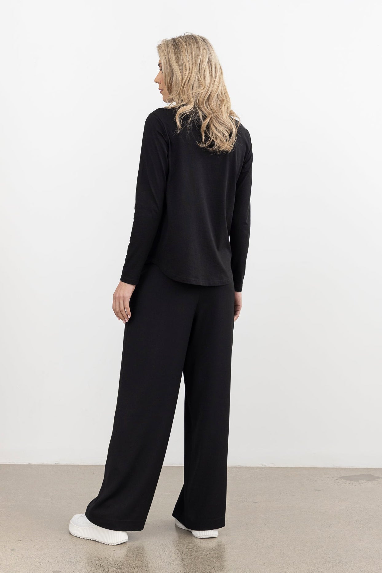 STYLE X LAB BOX TEE - BLACK/WHITE - THE VOGUE STORE