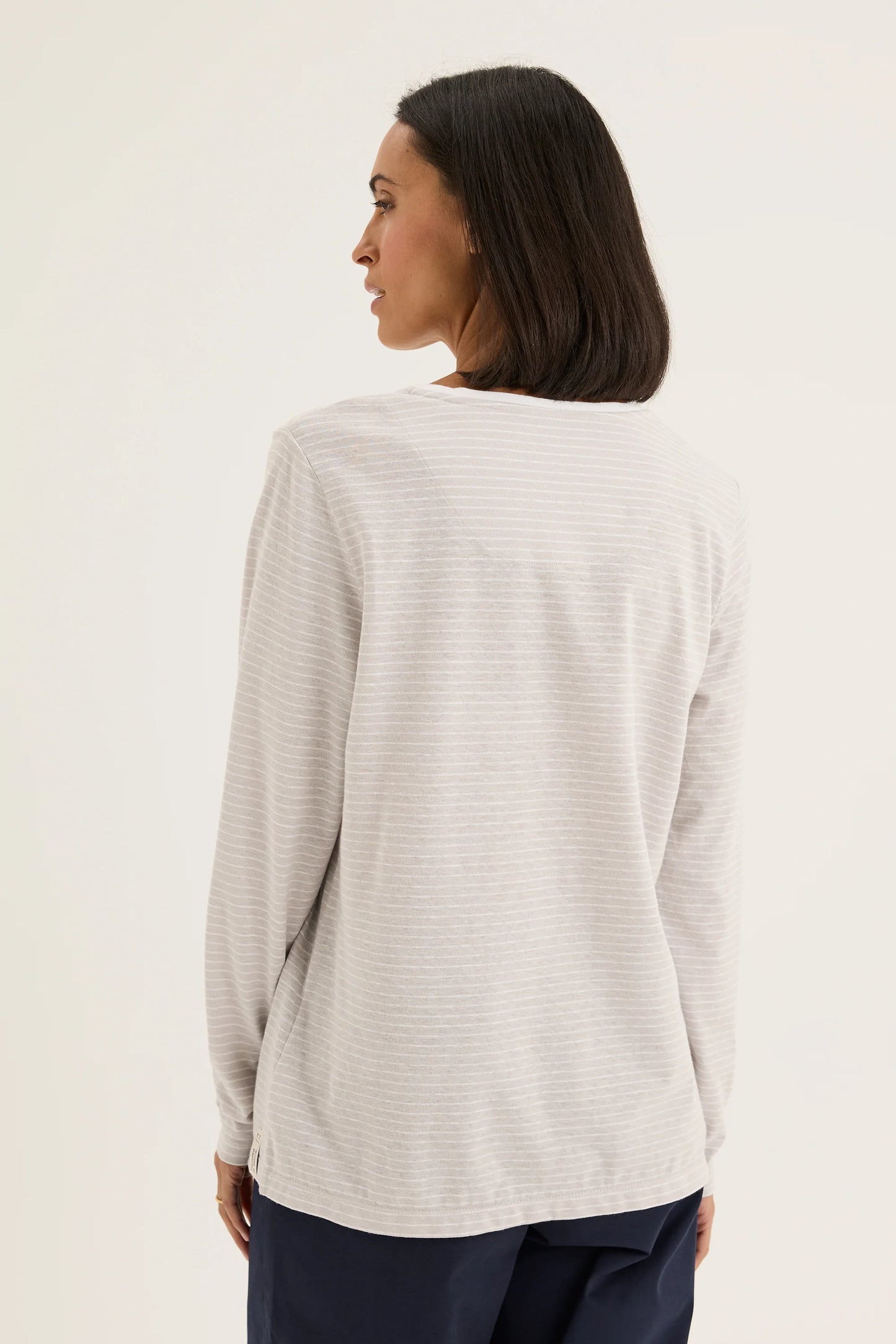 YARRA TRAIL MIRAGE TEE - SILVER/WHITE - THE VOGUE STORE