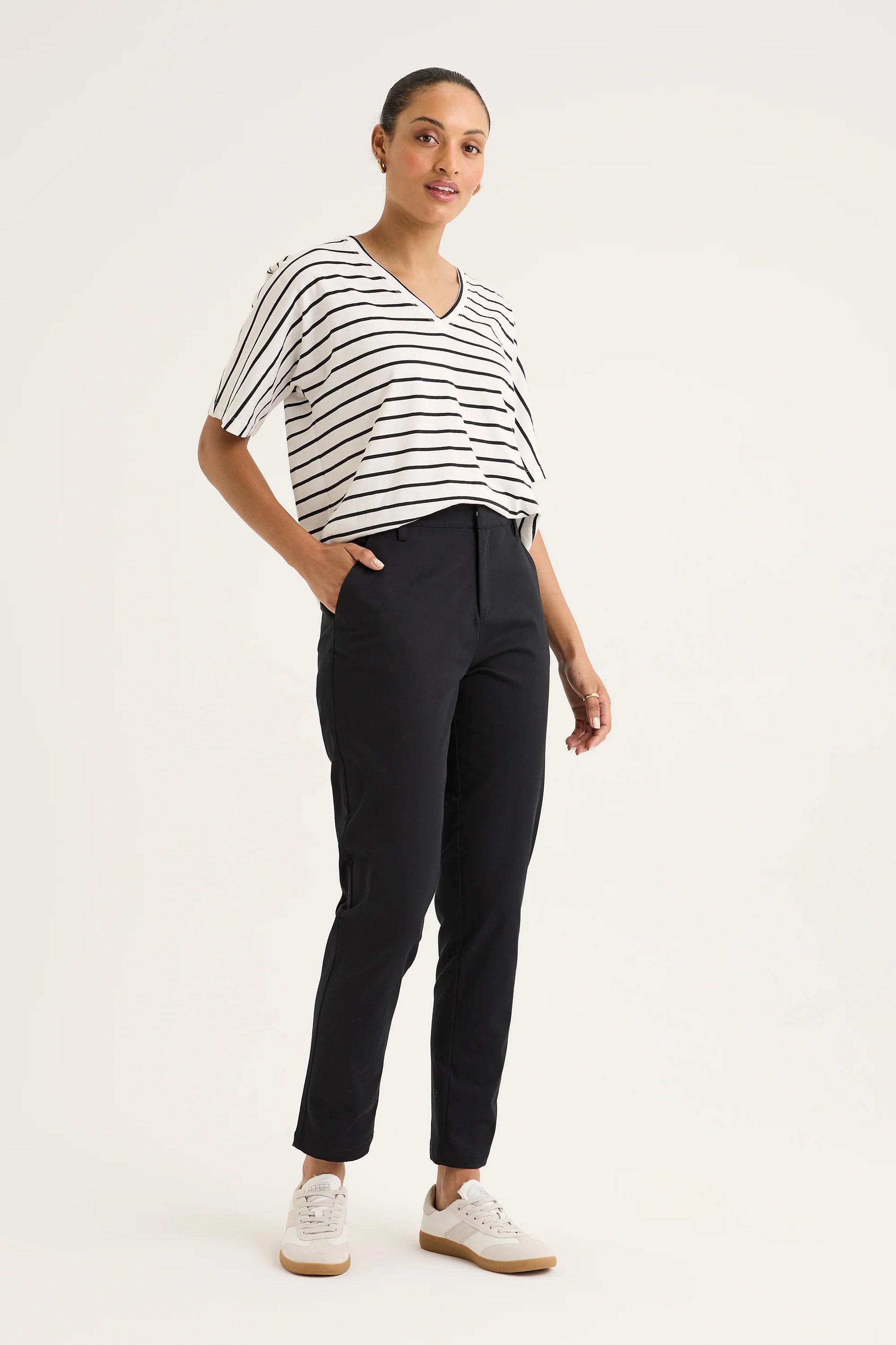 YARRA TRAIL CLASSIC CHINO - BLACK - THE VOGUE STORE