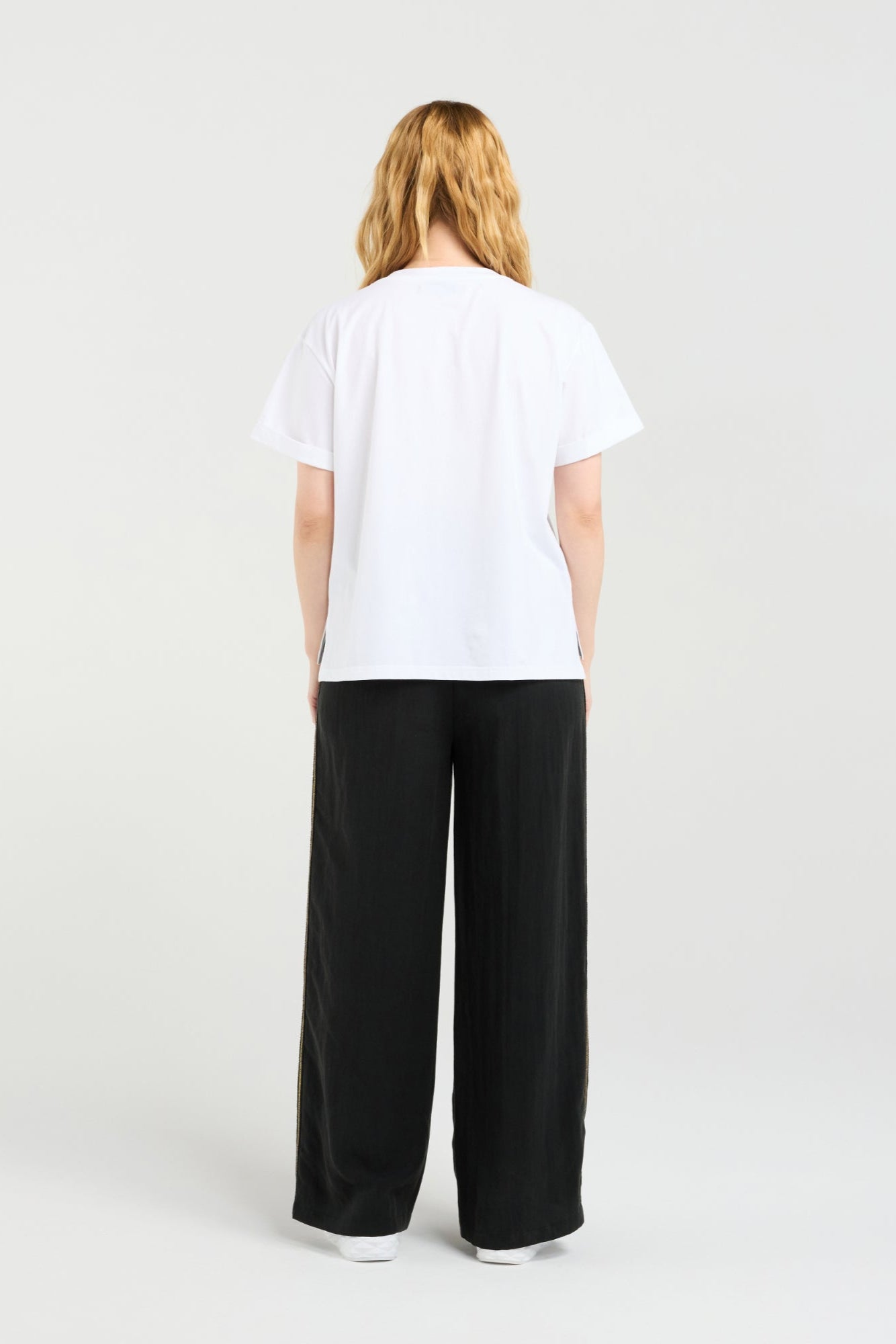 ZAFINA ELENA T SHIRT - WHITE - THE VOGUE STORE