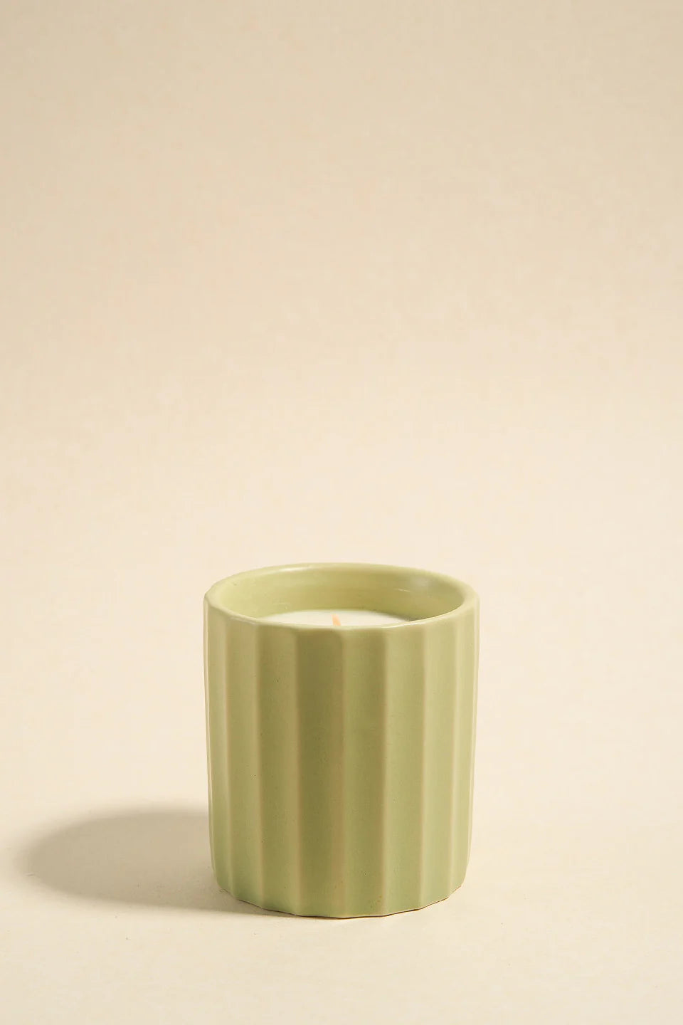 FLO'S HOME WIDE RIB SAGE CERAMIC SCENTED CANDLE - THE VOGUE STORE