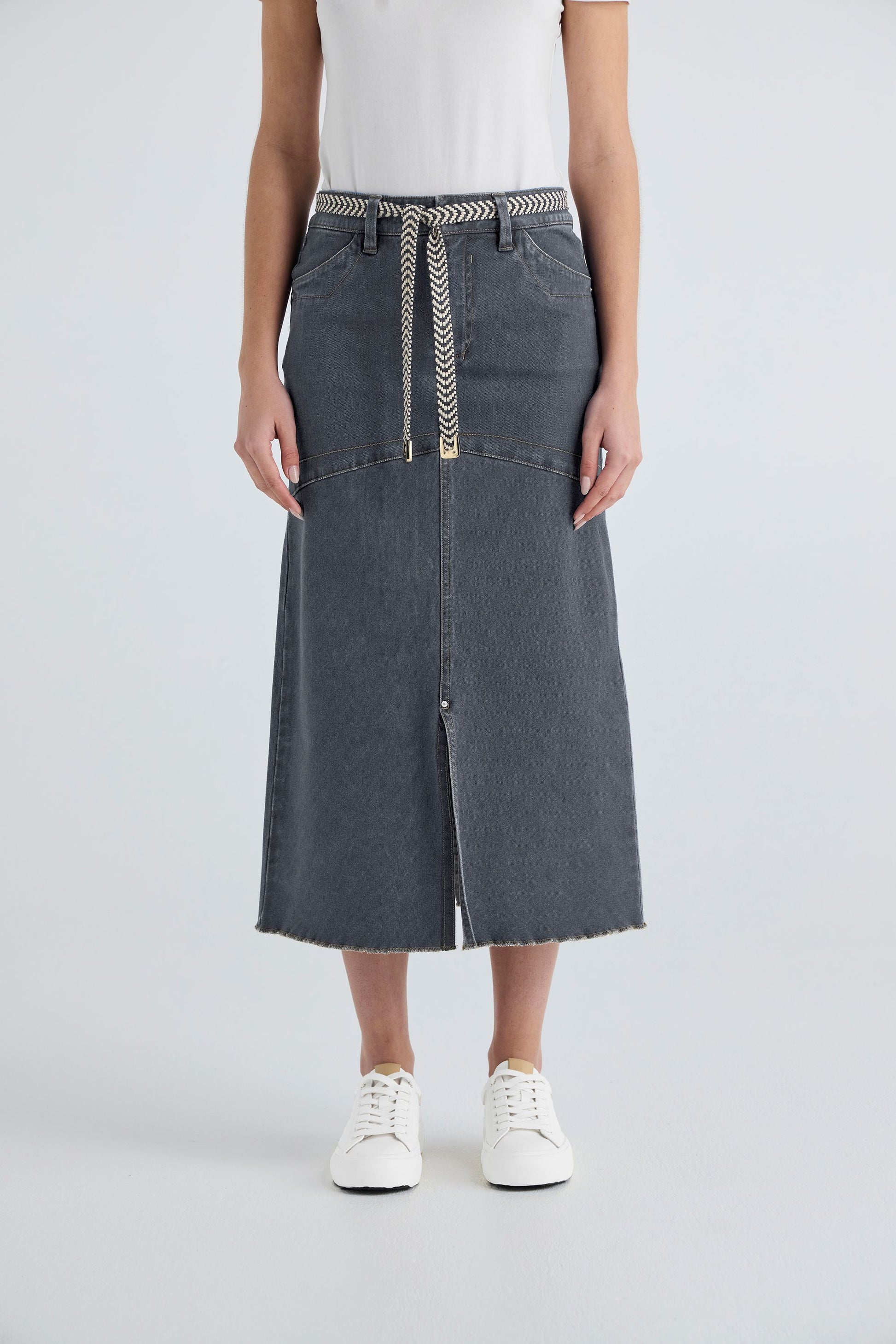 3634 - THE VOGUE STORE