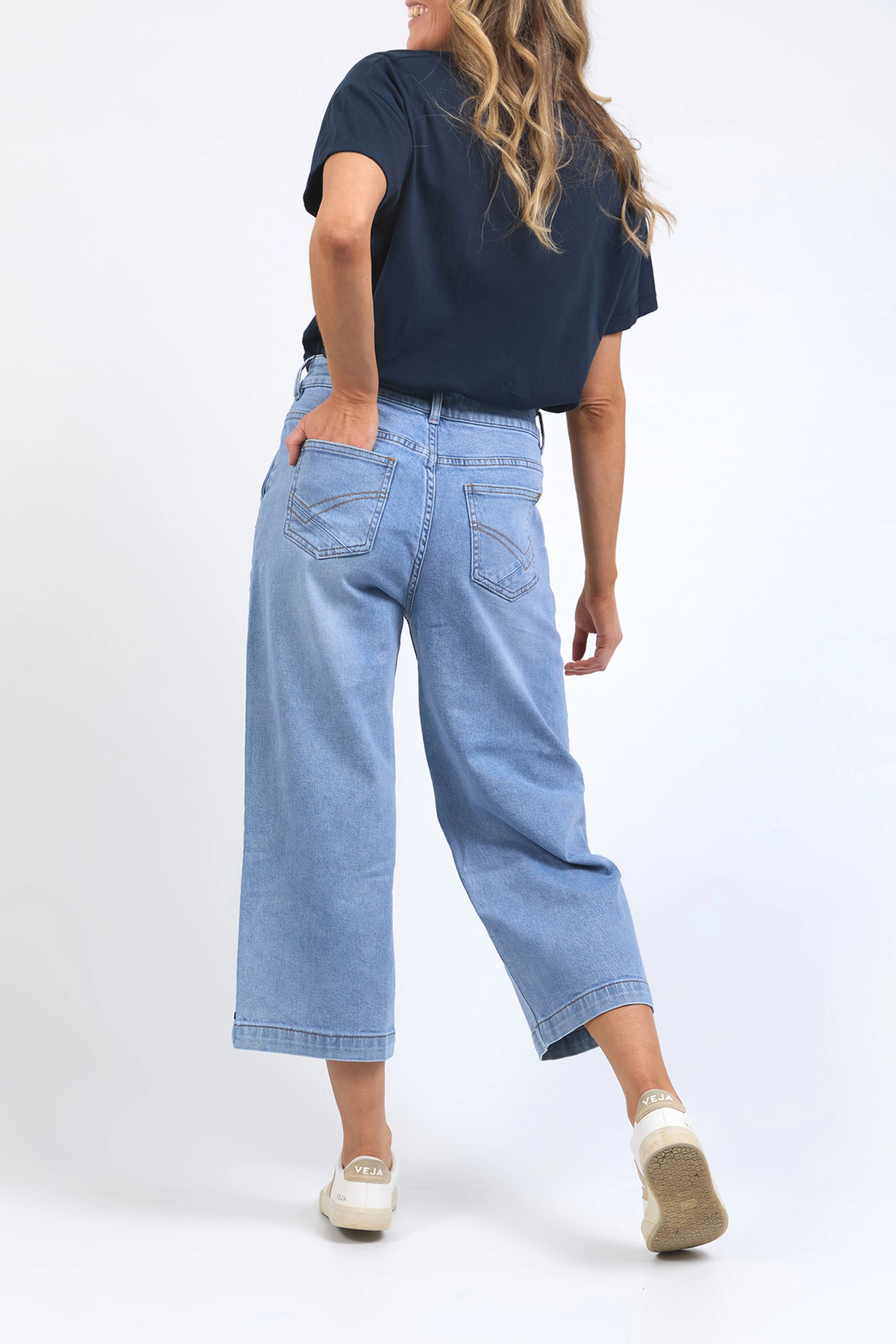ELM SIDNEY CROPPED WIDE LEG JEAN - LIGHT BLUE WASH - THE VOGUE STORE