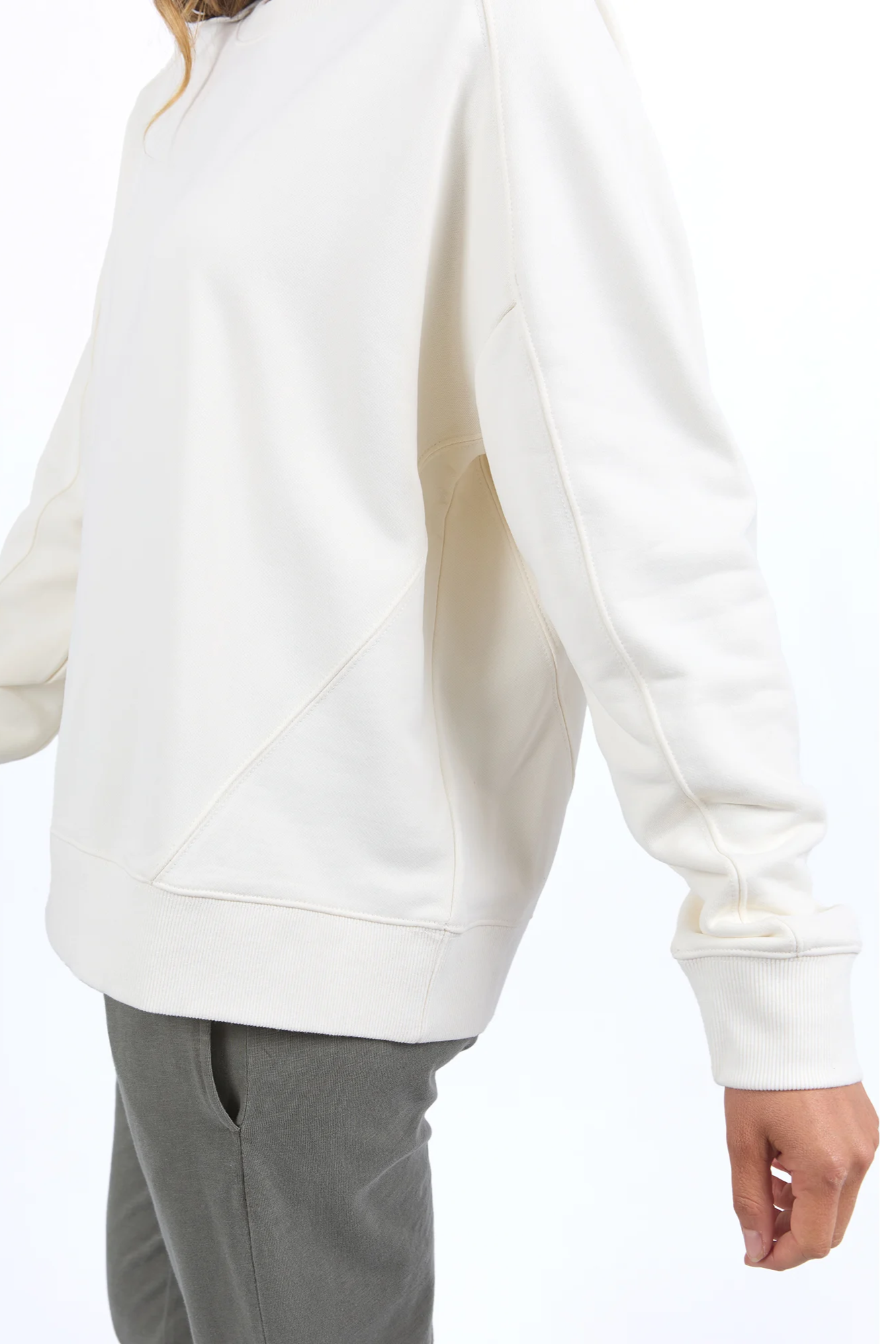 ELM NINA FLEECE CREW - PEARL - THE VOGUE STORE
