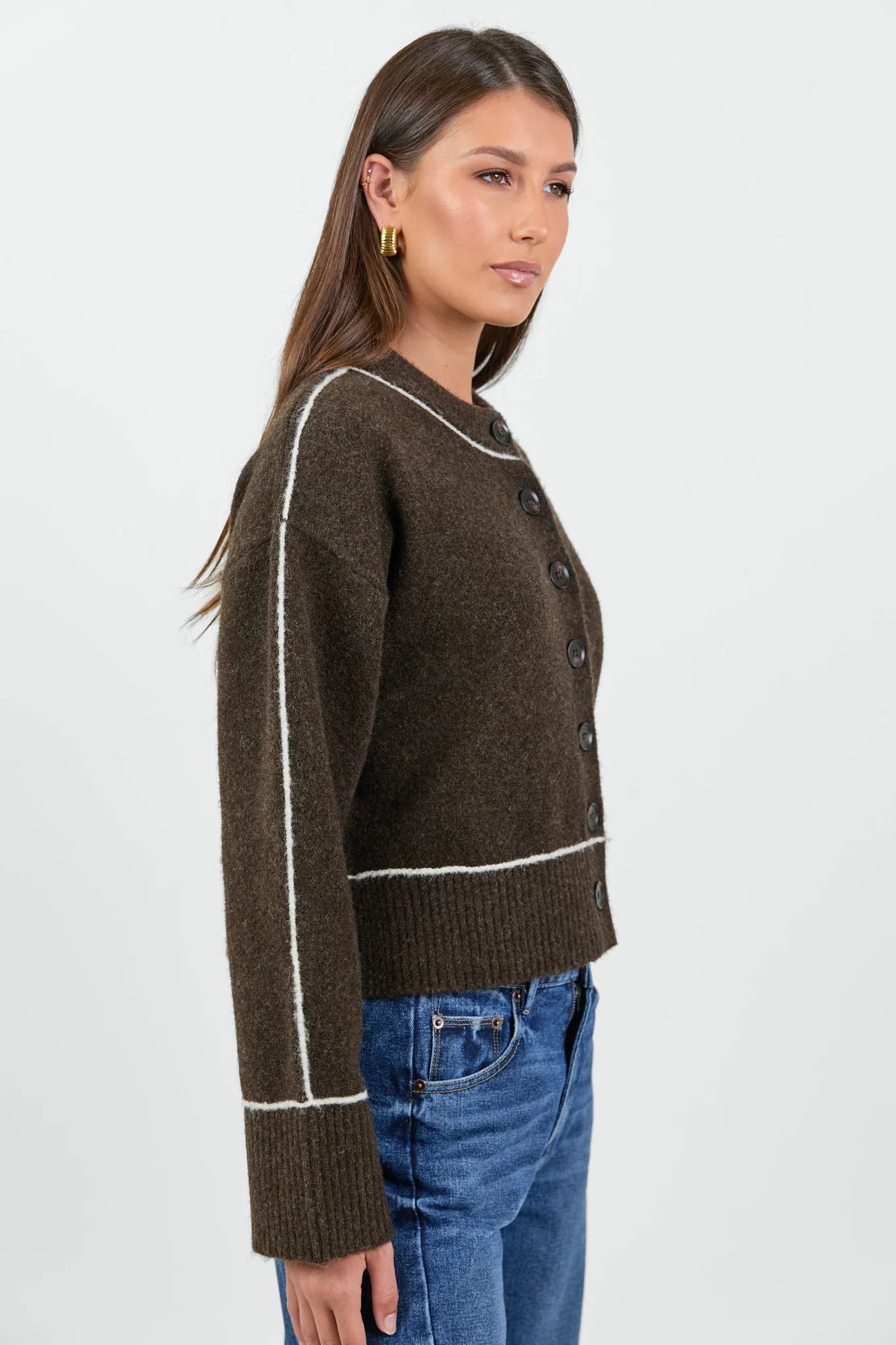 STORIES BE TOLD HABITUAL CHOCOLATE CREWNECK CARDIGAN - THE VOGUE STORE