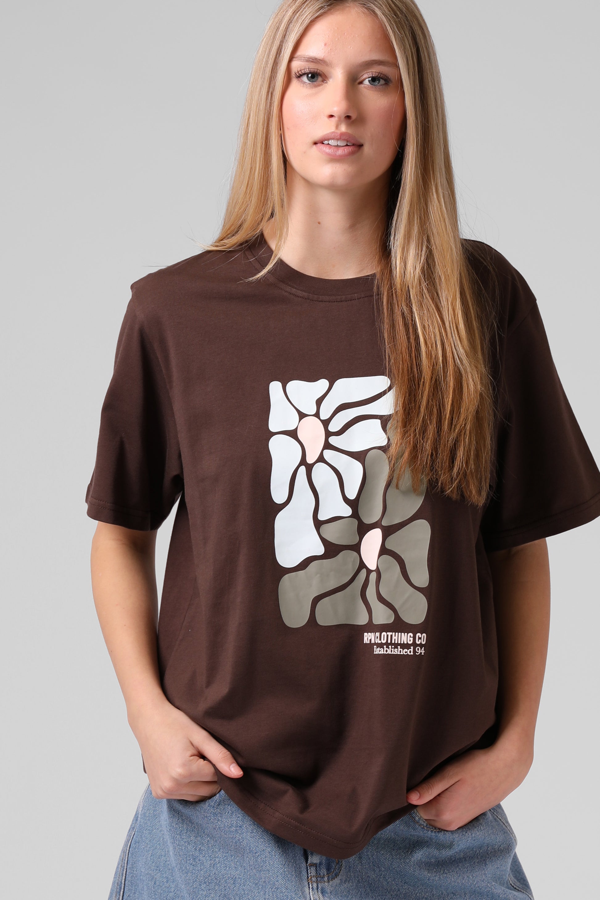 RPM OS FLORAL TEE - BRUNETTE BROWN - THE VOGUE STORE