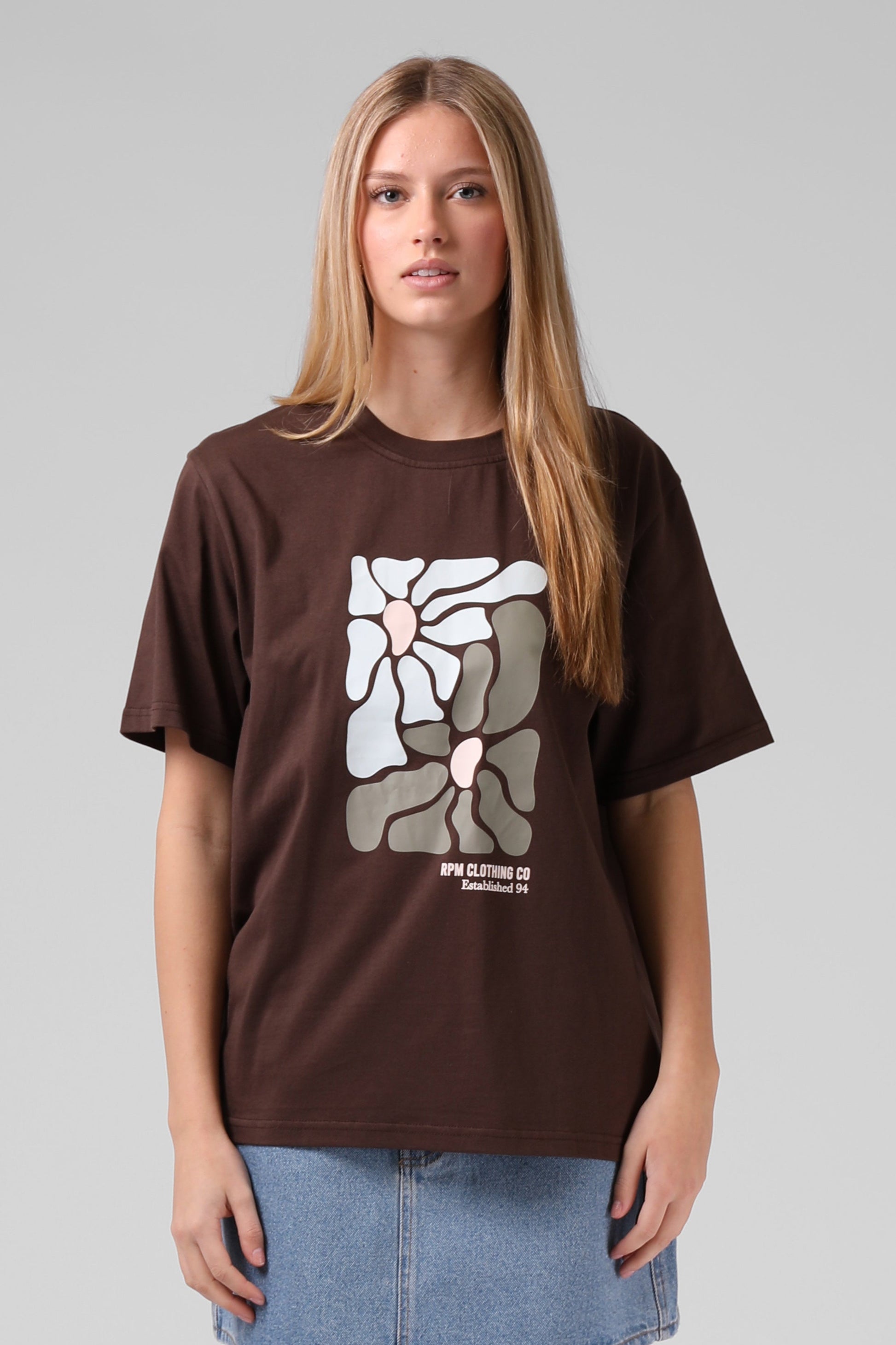 RPM OS FLORAL TEE - BRUNETTE BROWN - THE VOGUE STORE