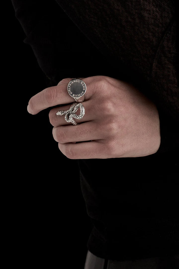 STOLEN GIRLFRIENDS CLUB - TEXT LOGO SOVEREIGN RING - THE VOGUE STORE