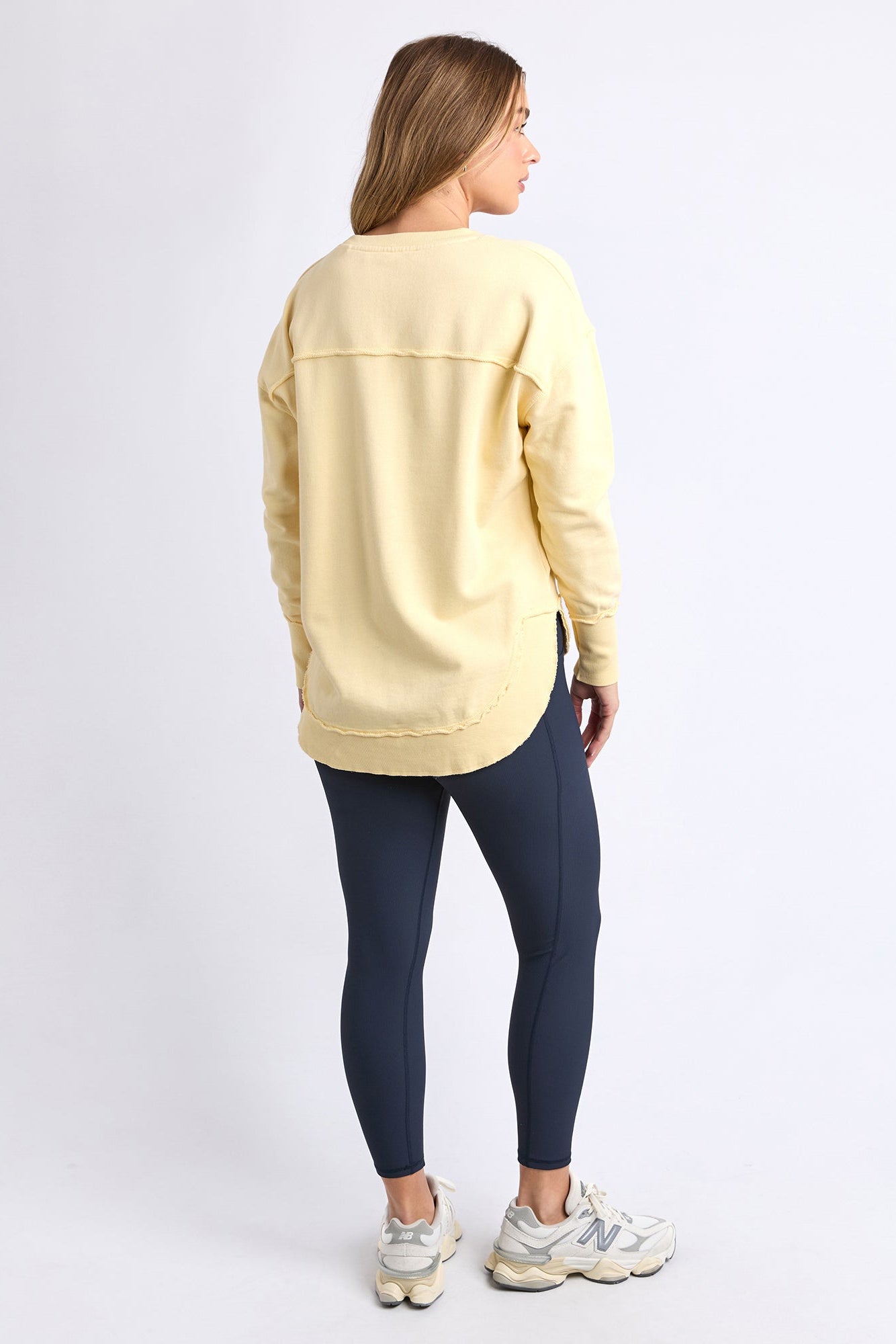 FOXWOOD MEDALION CREW - LEMON - THE VOGUE STORE