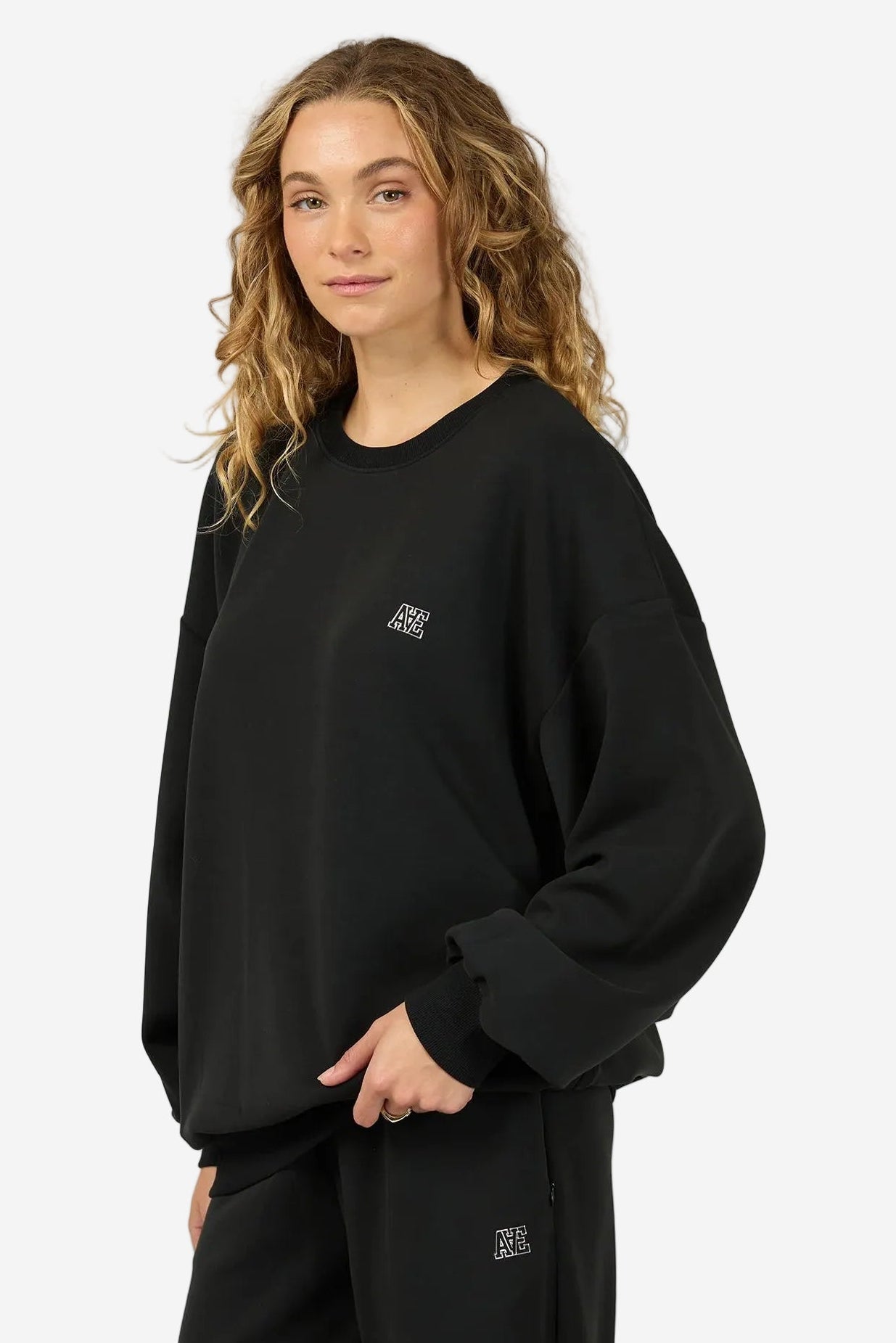 ALL ABOUT EVE LUXE ACTIVE BOX CREW - BLACK - THE VOGUE STORE
