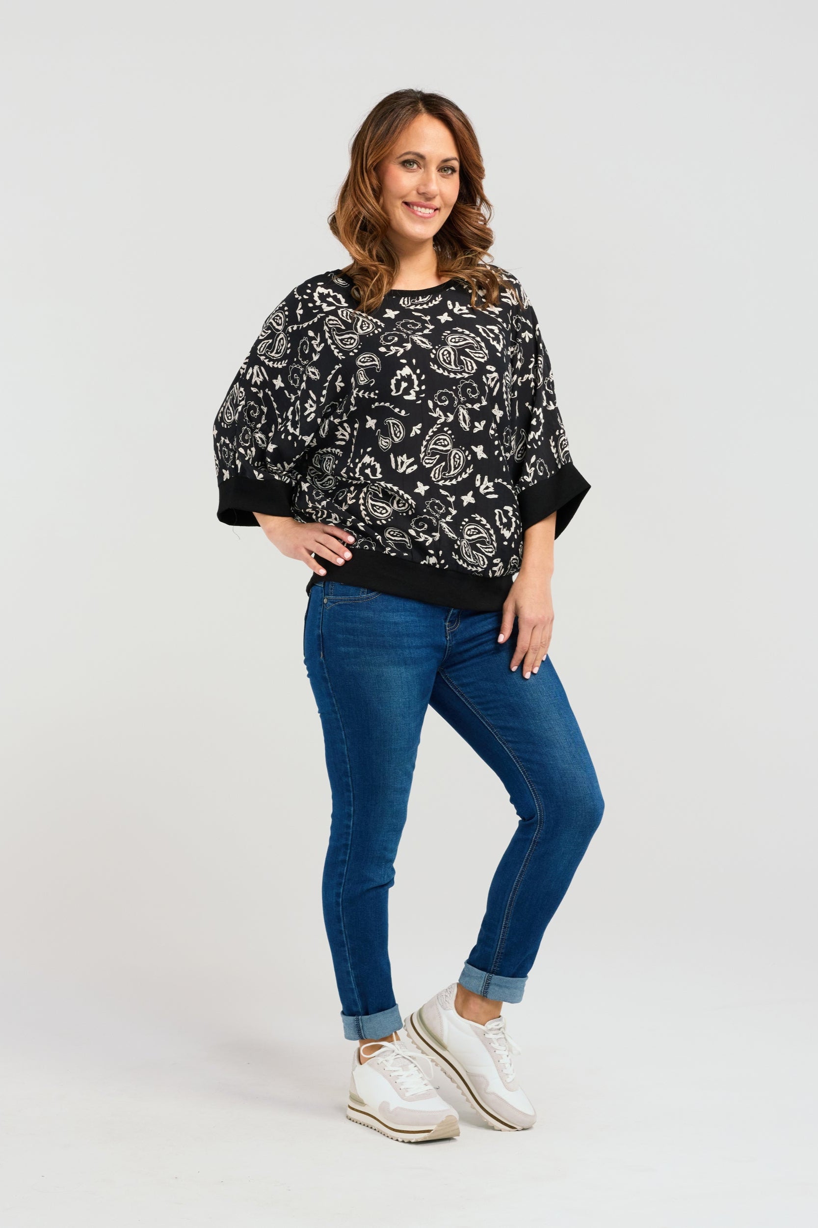 SEDUCE FLORENCE TOP - WHITE PAISLEY - THE VOGUE STORE