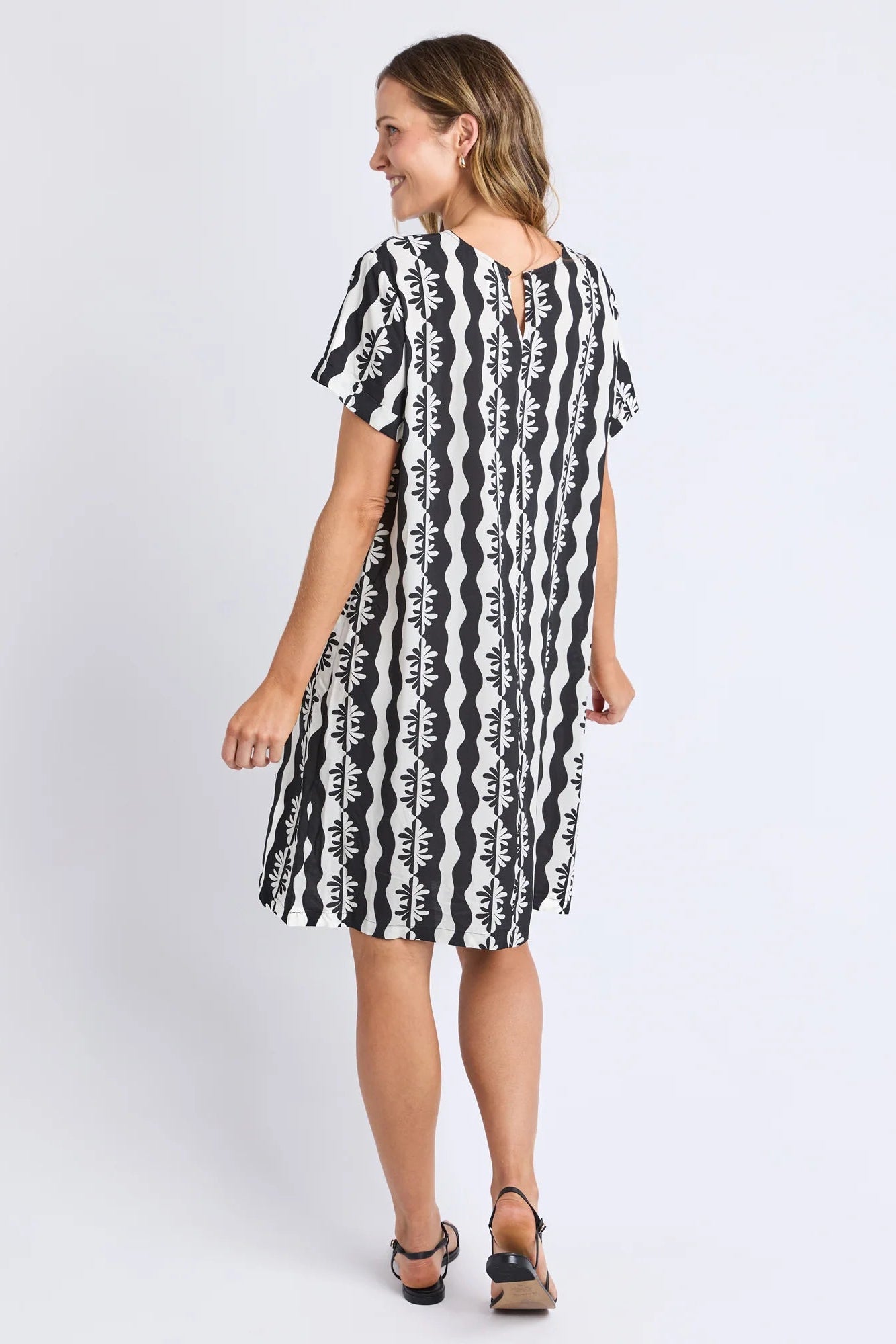 ELM CASA SHIFT DRESS - BLACK/MARSHMALLOW - THE VOGUE STORE