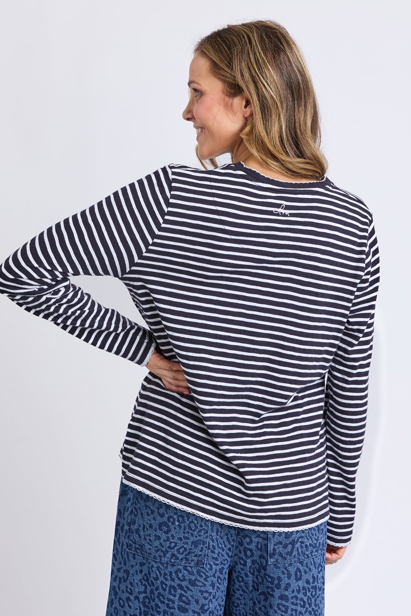ELM DREA LONG SLEEVE TEE - NAVY - THE VOGUE STORE