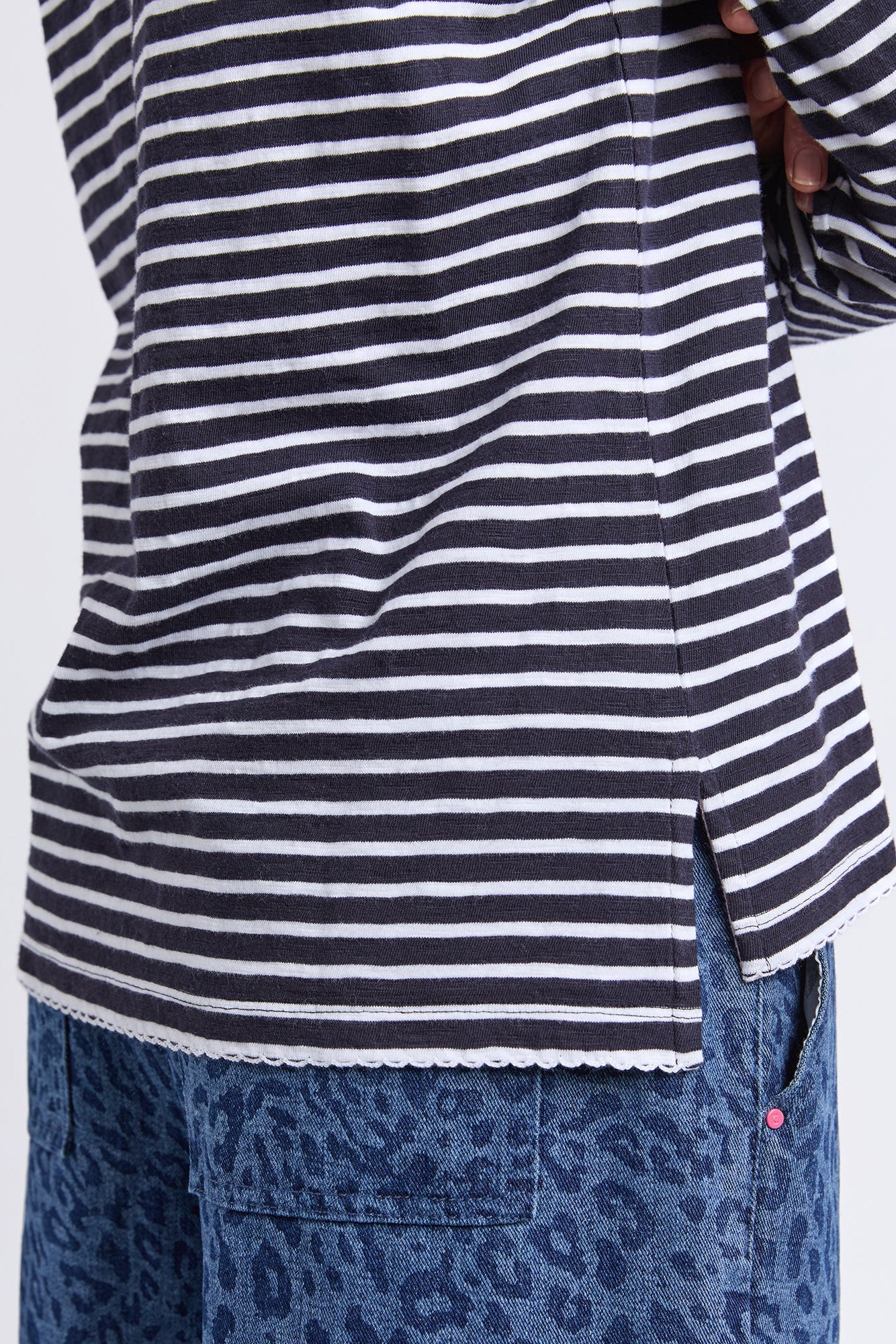 ELM DREA LONG SLEEVE TEE - NAVY - THE VOGUE STORE