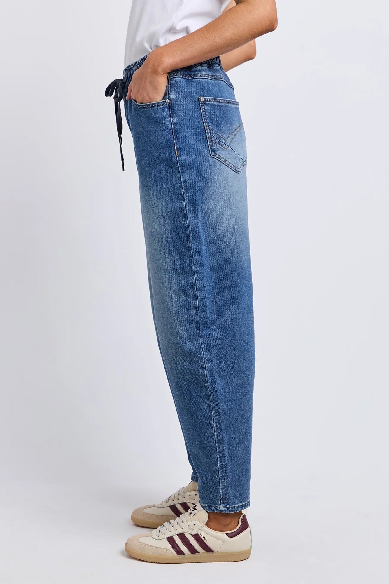 ELM MARTA BARREL JOGGER - MID BLUE WASH - THE VOGUE STORE