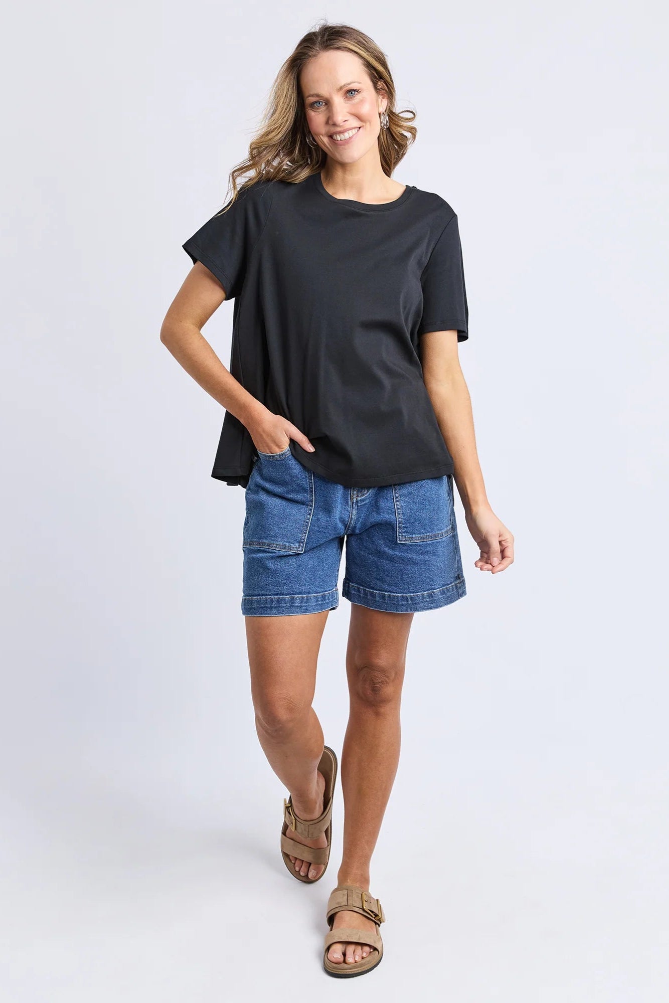 ELM DAISY TEE - BLACK - THE VOGUE STORE