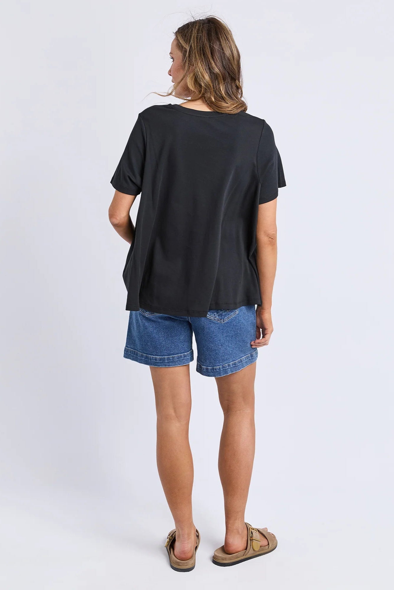 ELM DAISY TEE - BLACK - THE VOGUE STORE