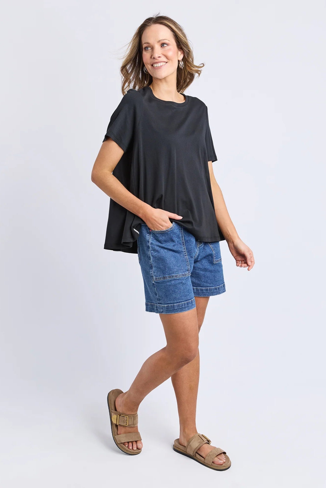 ELM DAISY TEE - BLACK - THE VOGUE STORE