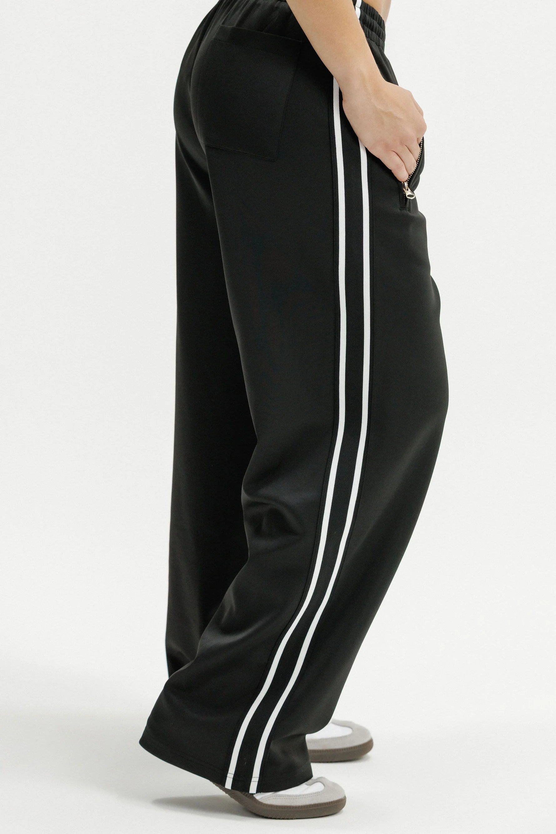 ROSE ROAD JETT PANTS - BLACK - THE VOGUE STORE