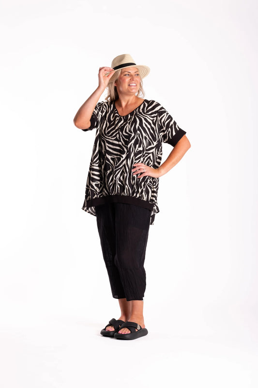 DEEANNE HOBBS LEESE TOP - BLACK TIGER - THE VOGUE STORE