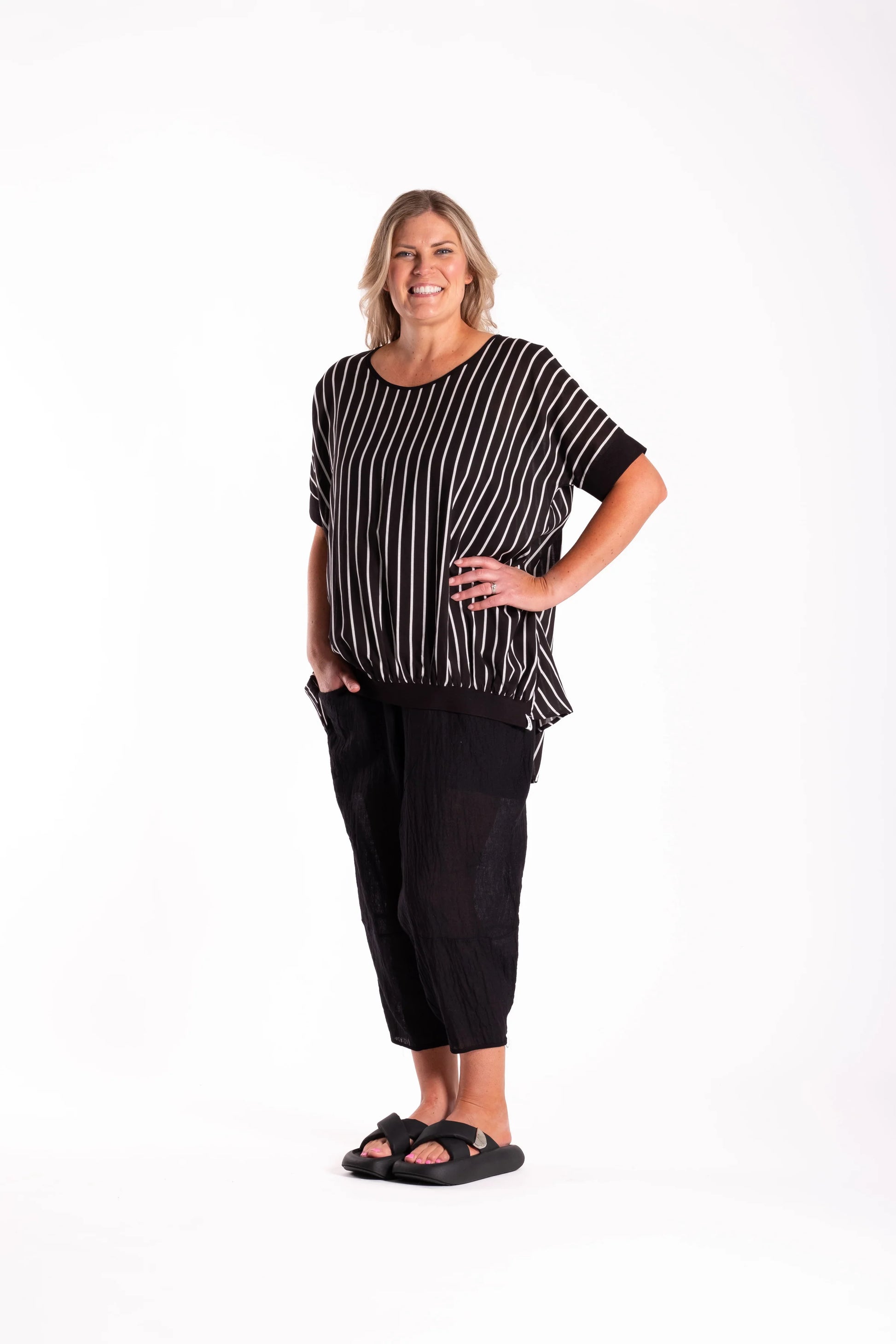DEEANNE HOBBS LEESE TOP - BLACK STRIPE - THE VOGUE STORE