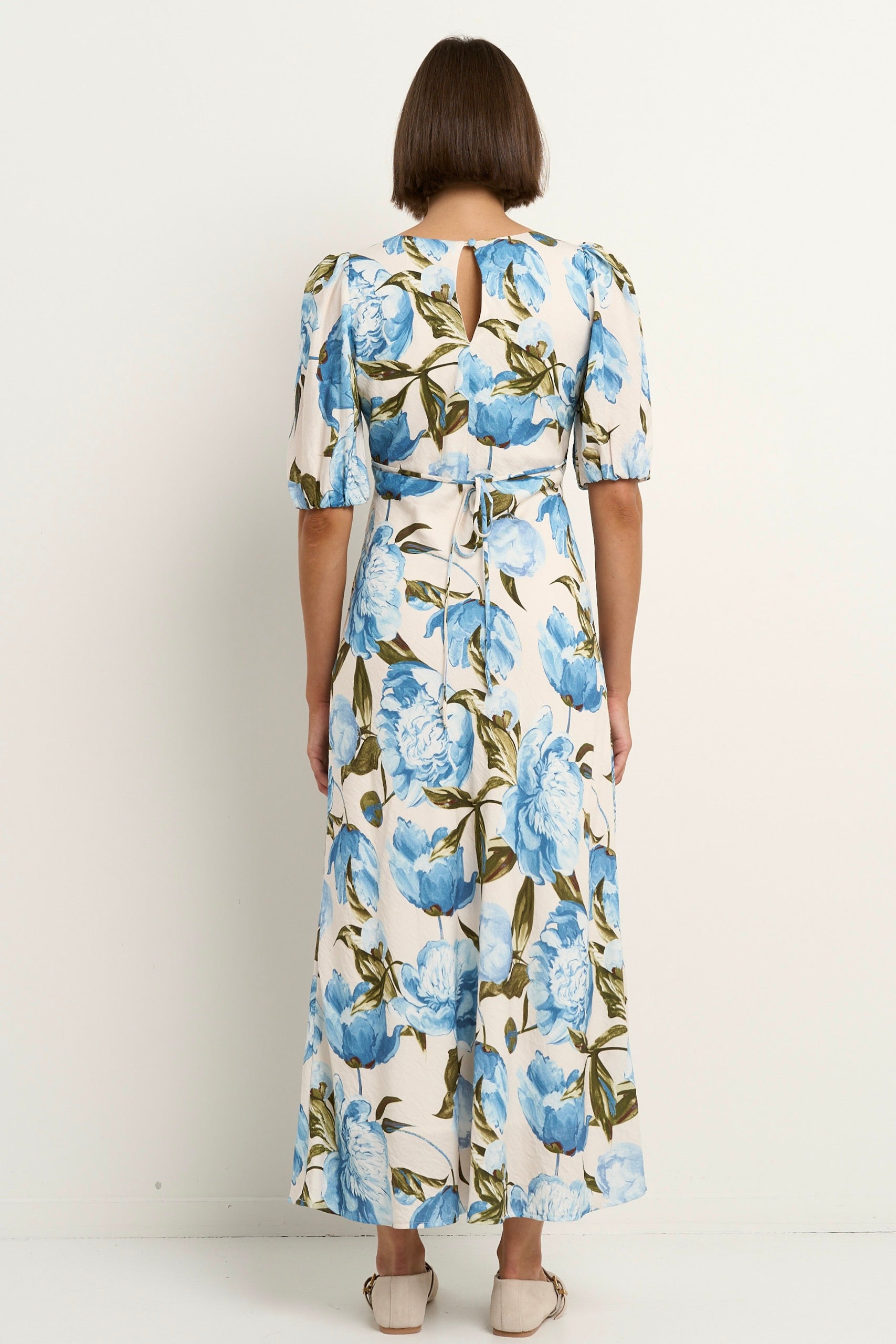AMONG THE BRAVE AMORA BLUE VINTAGE FLORAL SS BIAS MIDI DRESS - THE VOGUE STORE