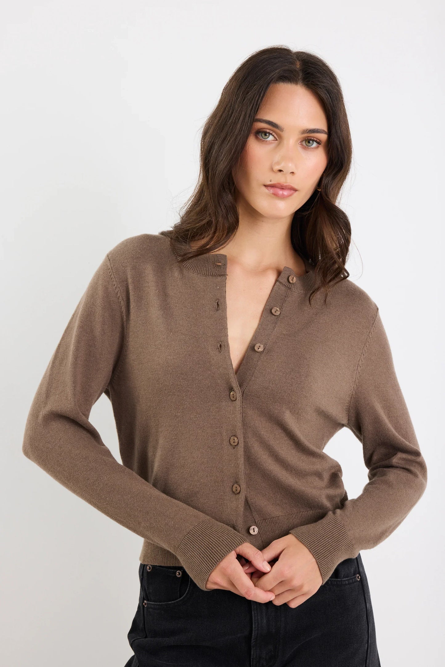STORIES BE TOLD AUTOGRAPH MOCHA SOFT FINE GAUGE CREWNECK CARDIGAN - THE VOGUE STORE
